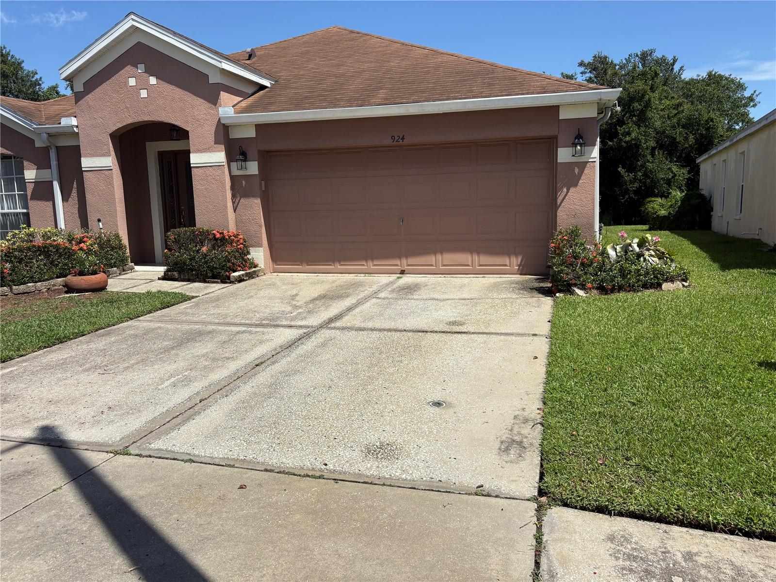 924 Ridge Haven Dr Property Photo 2