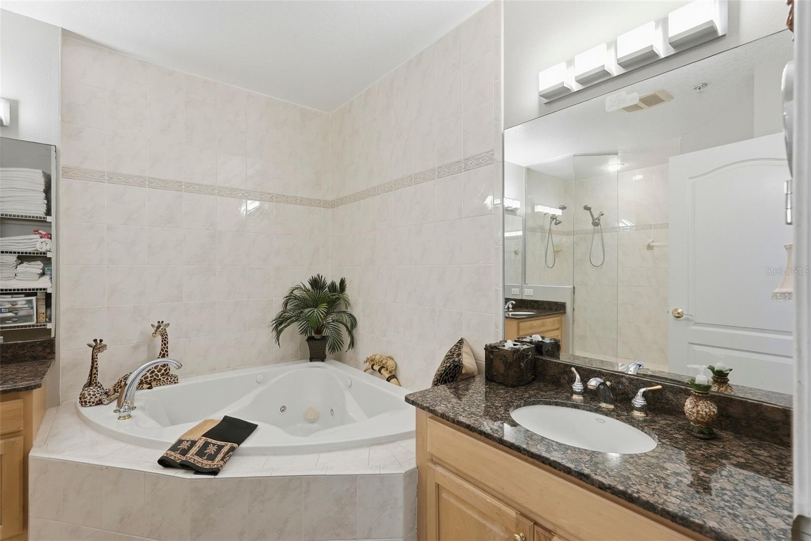 200 Brightwater Dr #10 Property Photo 22