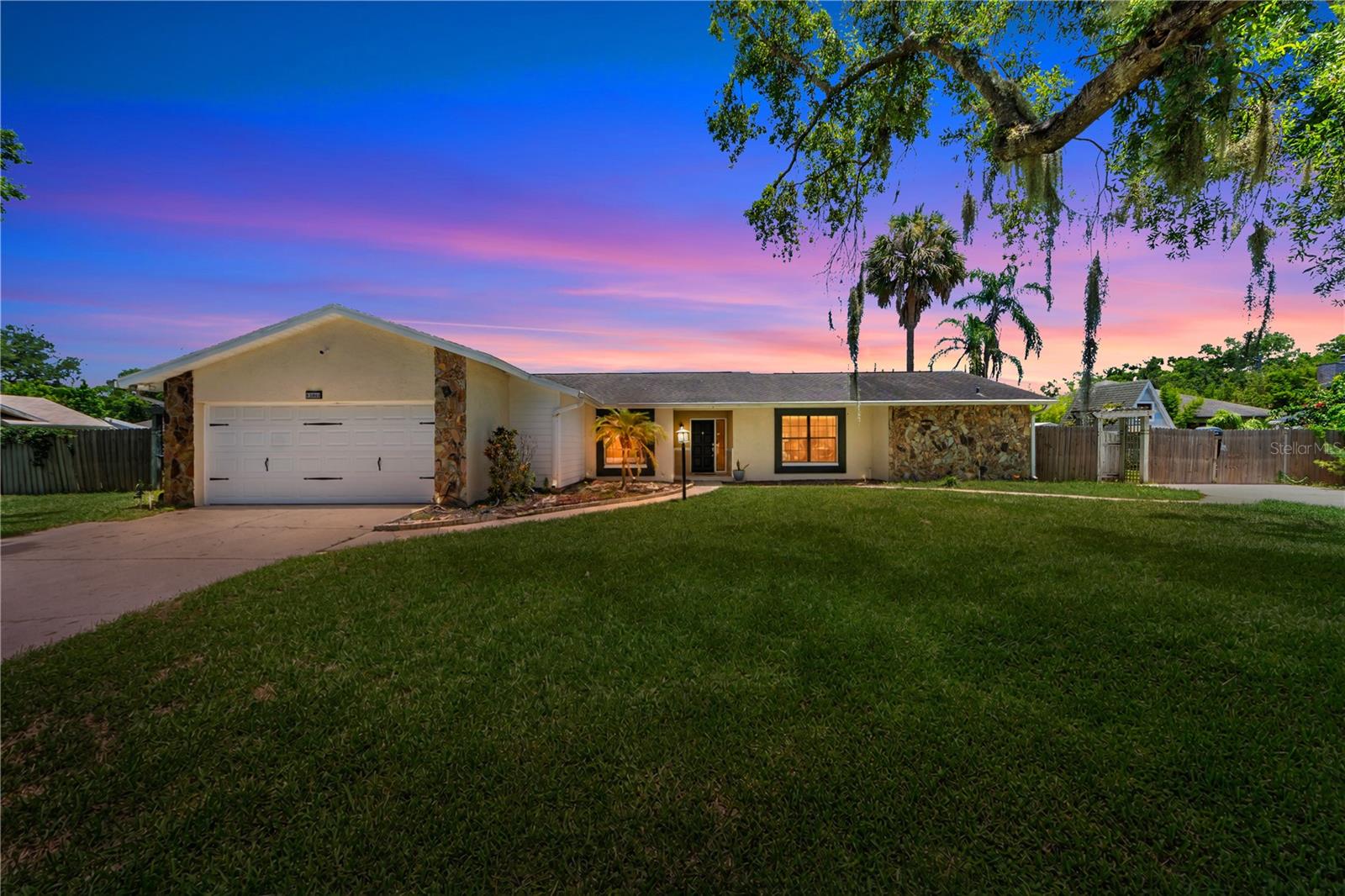 13603 Westshire Dr Property Photo 2