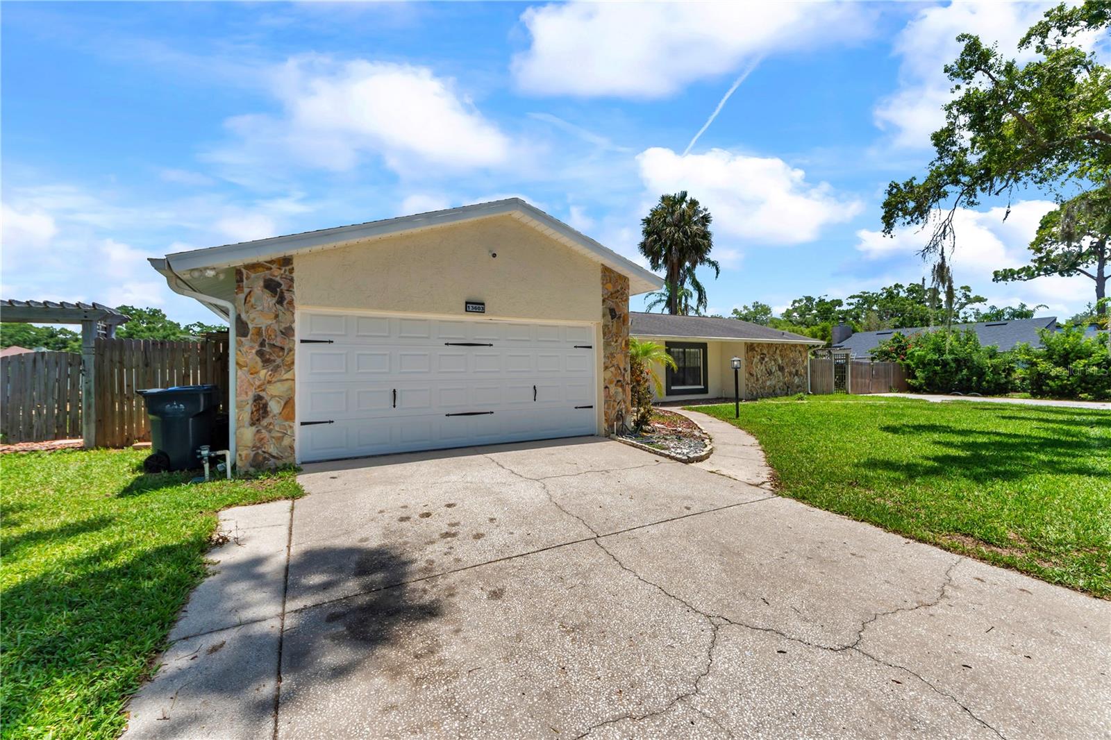 13603 Westshire Dr Property Photo 3