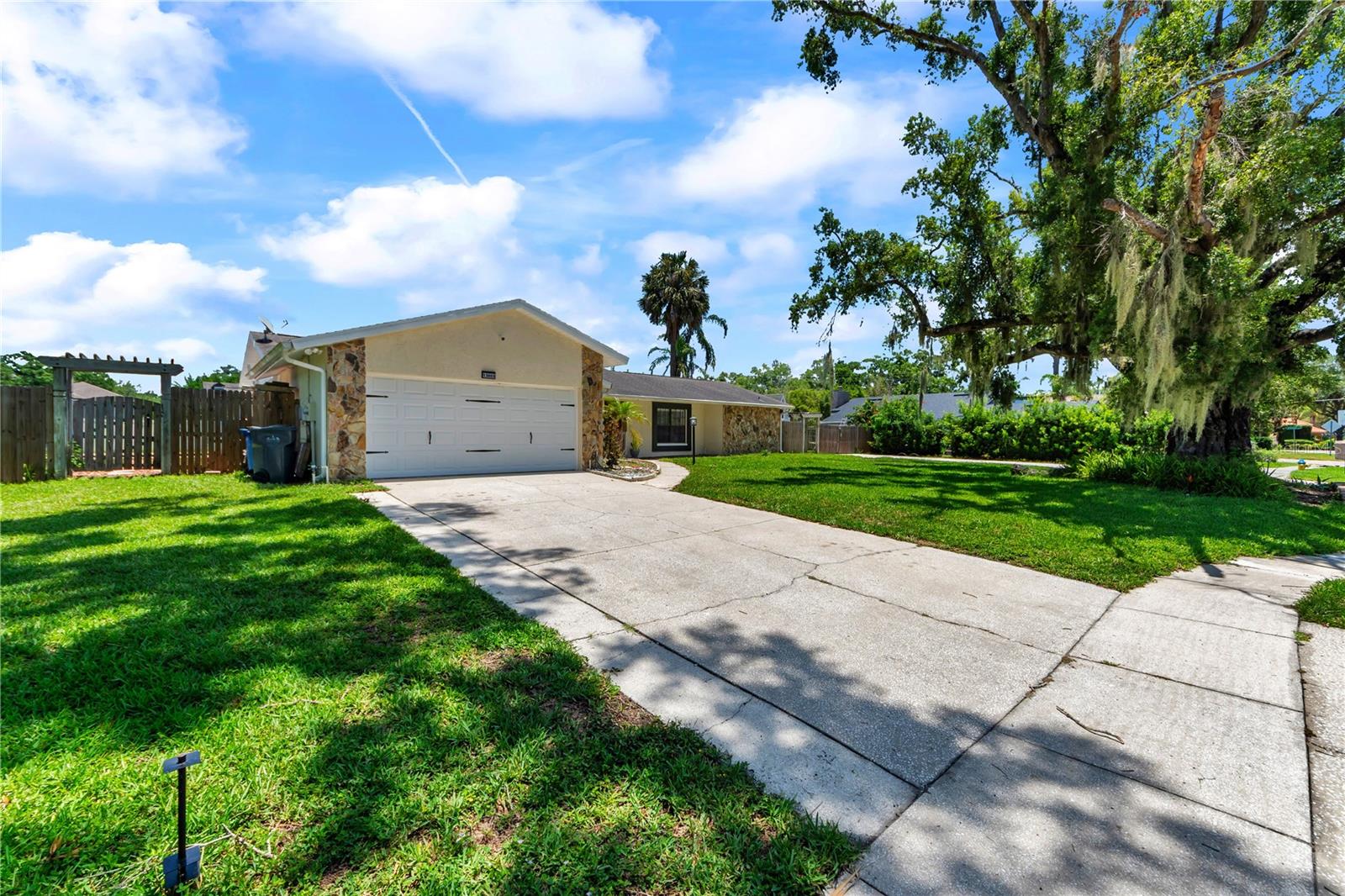 13603 Westshire Dr Property Photo 4