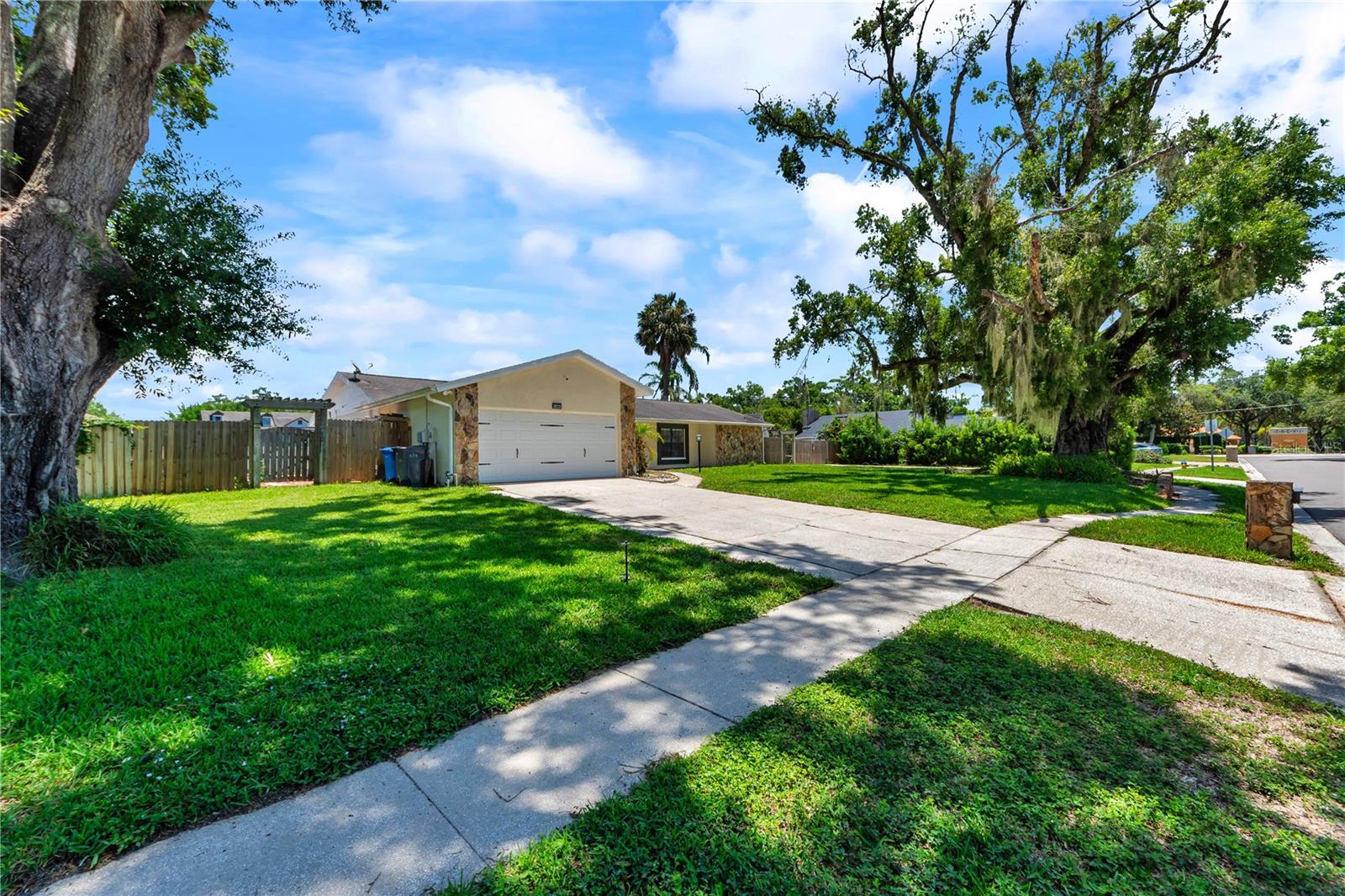 13603 Westshire Dr Property Photo 5