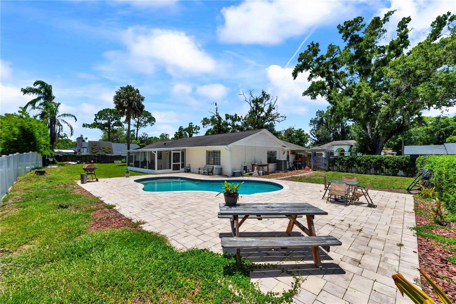 13603 Westshire Dr Property Photo 14