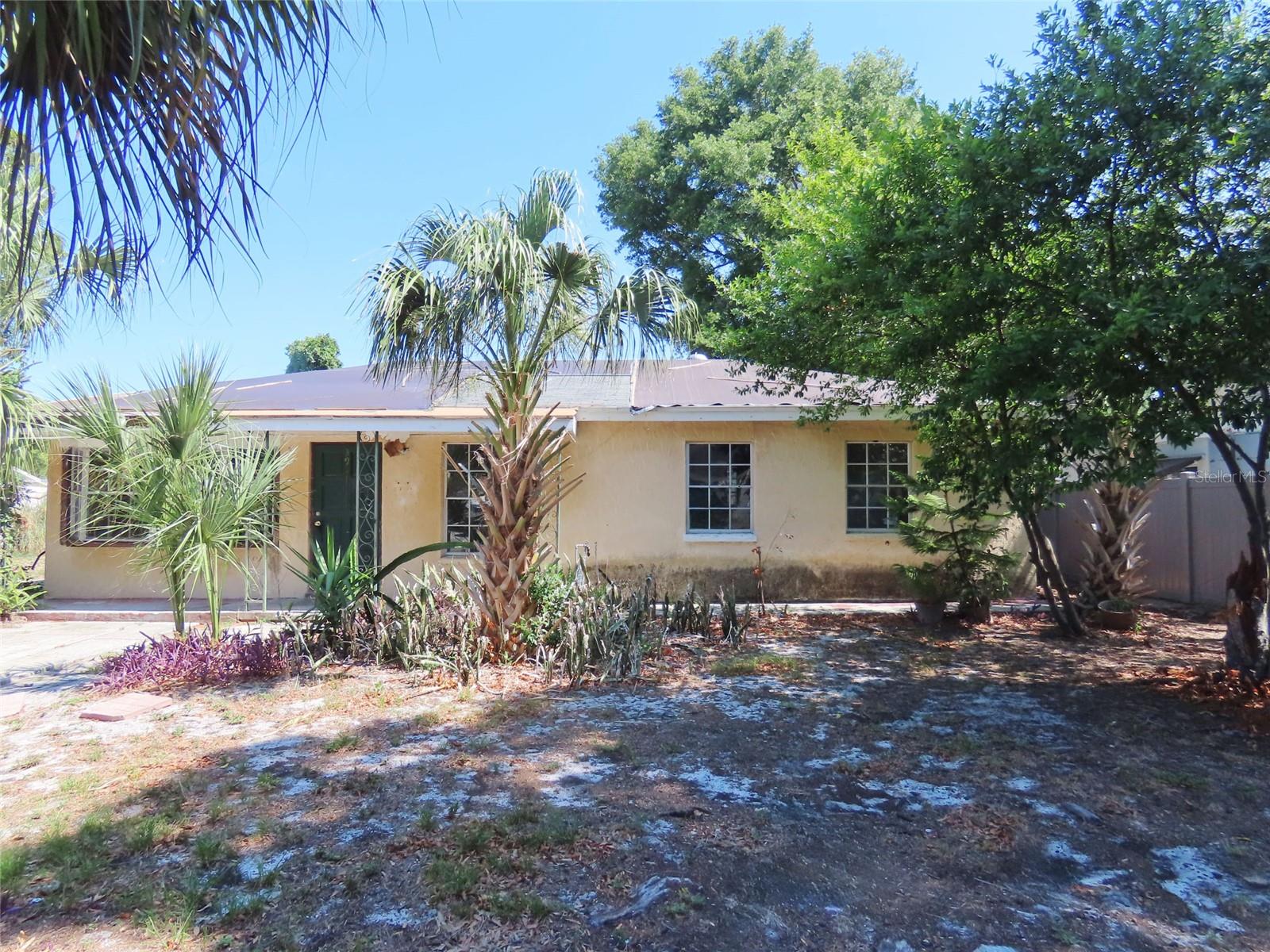 3911 W Leila Ave Property Photo 2
