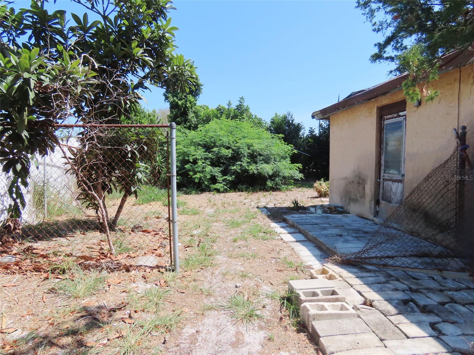 3911 W Leila Ave Property Photo 4