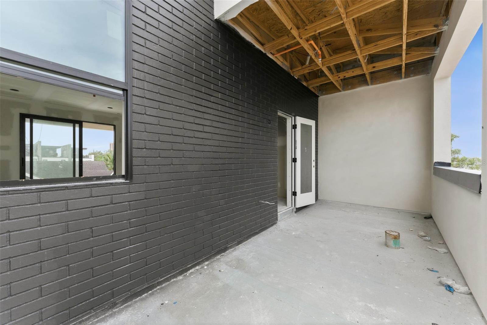 2119 N Ola Ave Property Photo 31