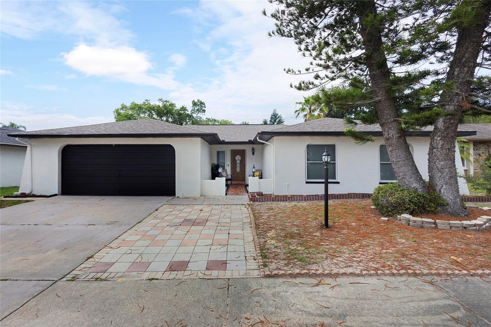 10951 Peppertree Ln Property Photo 2