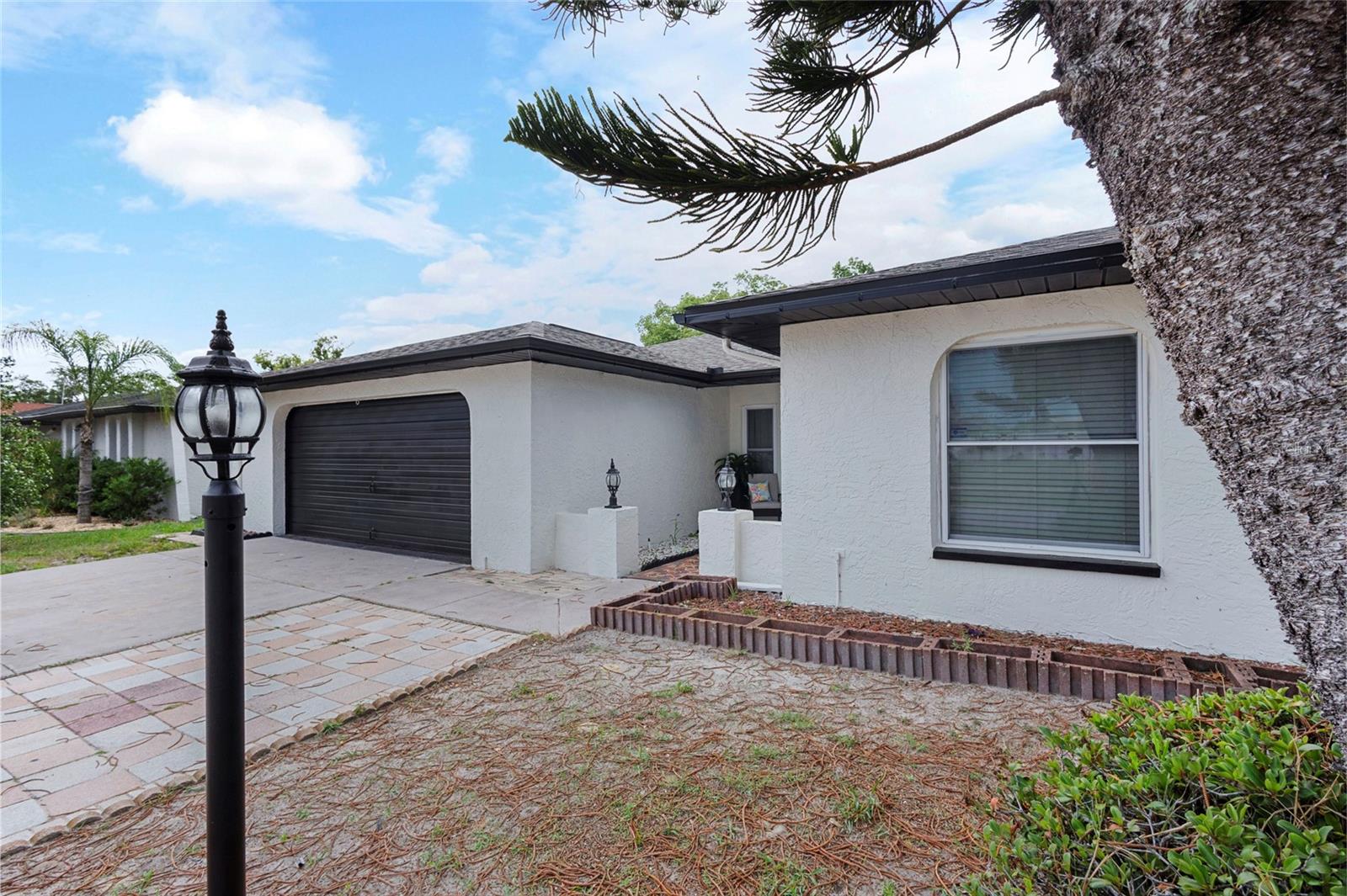 10951 Peppertree Ln Property Photo 9