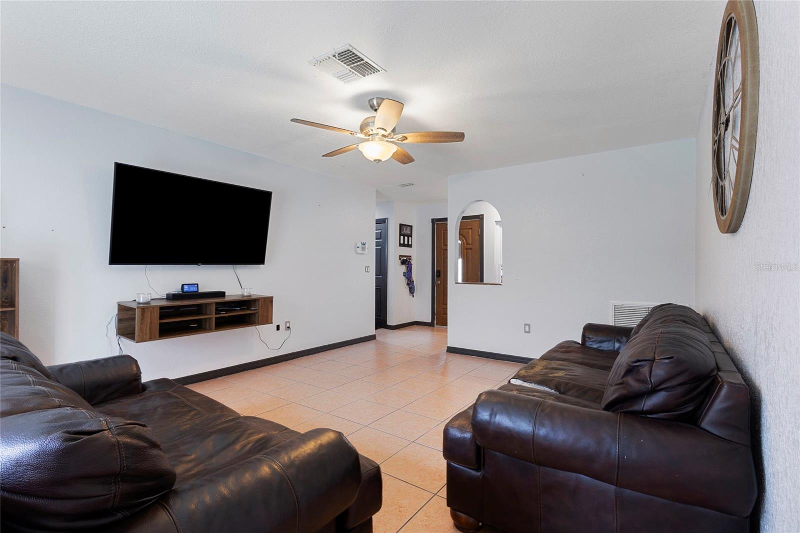 10951 Peppertree Ln Property Photo 15