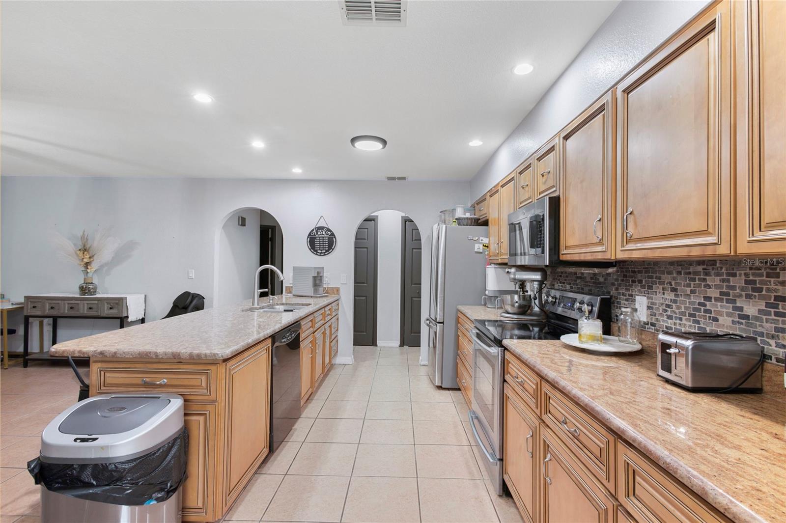 10951 Peppertree Ln Property Photo 18
