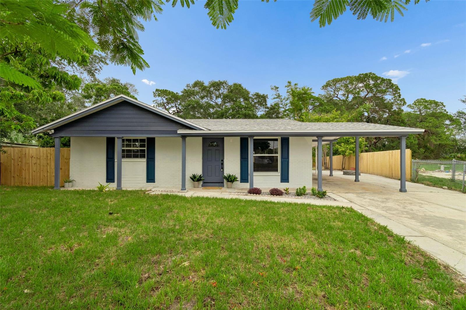 6532 S West Shore Cir Property Photo 1