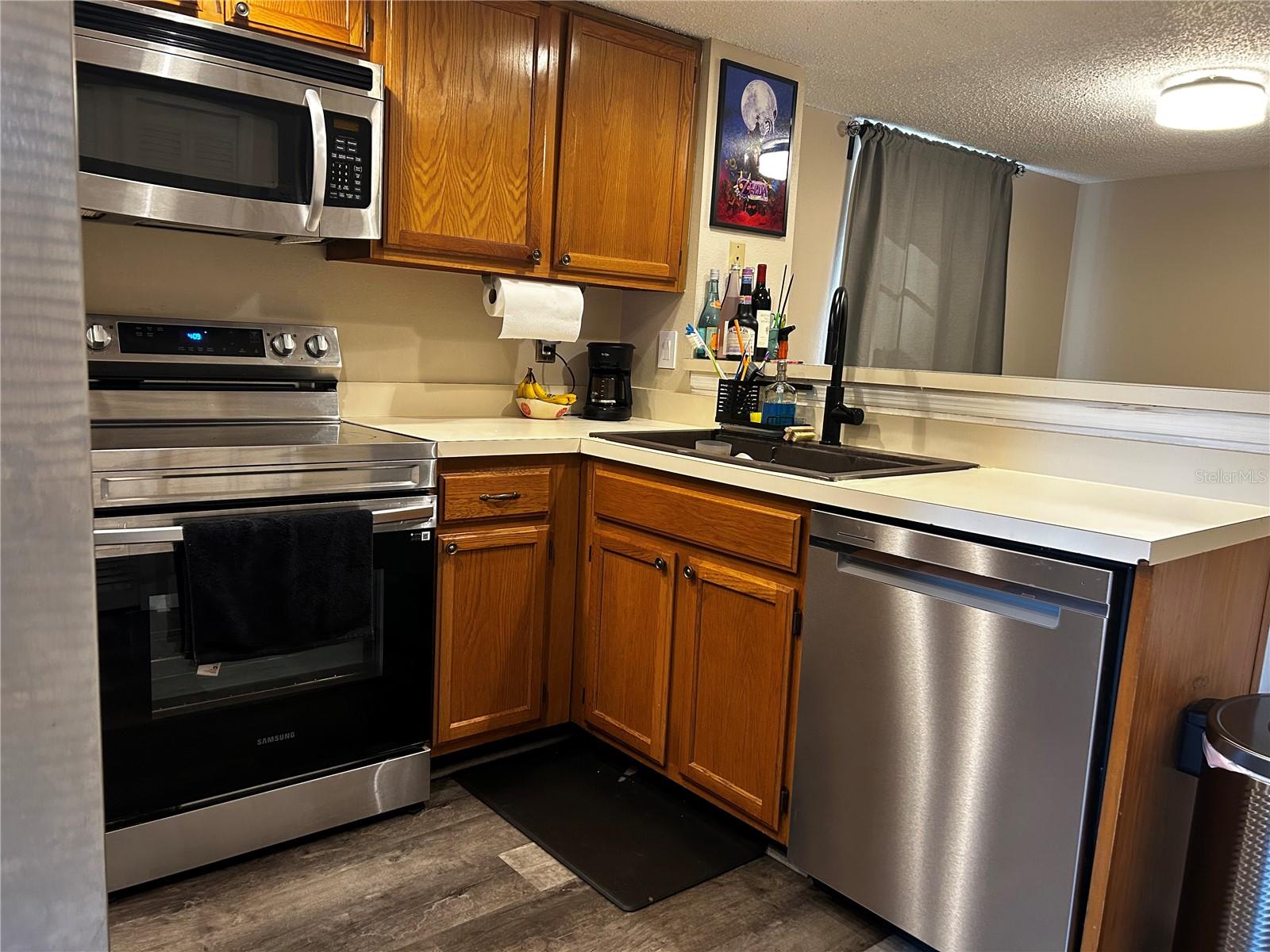 2118 Fletchers Point Cir Property Photo 6