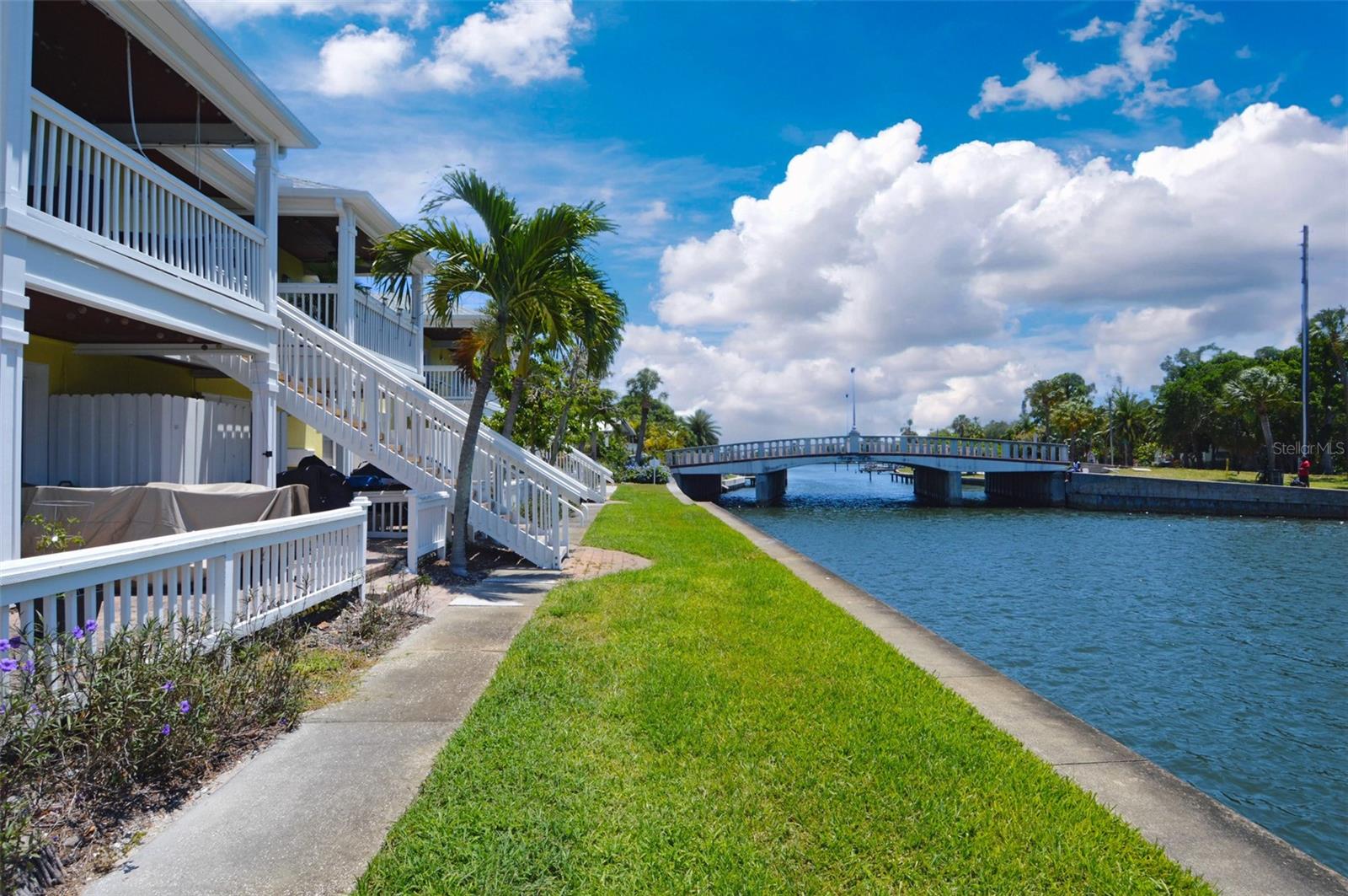 3889 Pompano Dr Se #c Property Photo 41