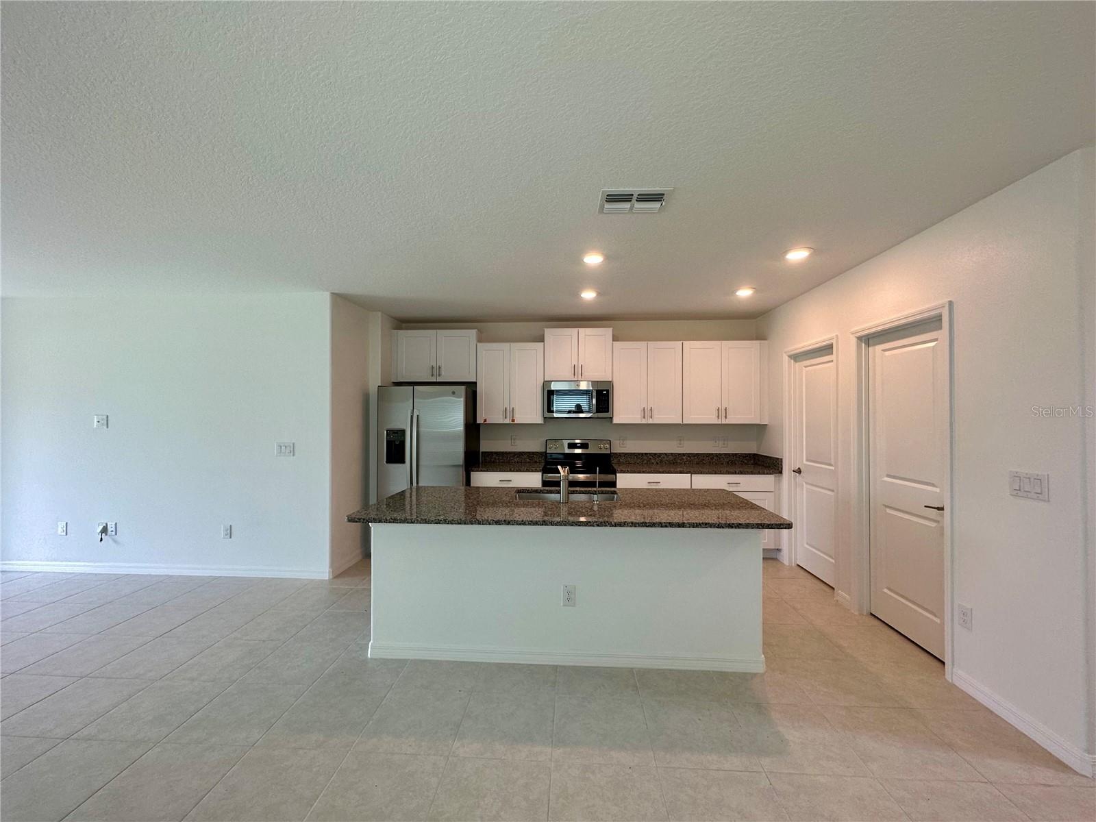 11131 Radiant Shore Loop Property Photo 5