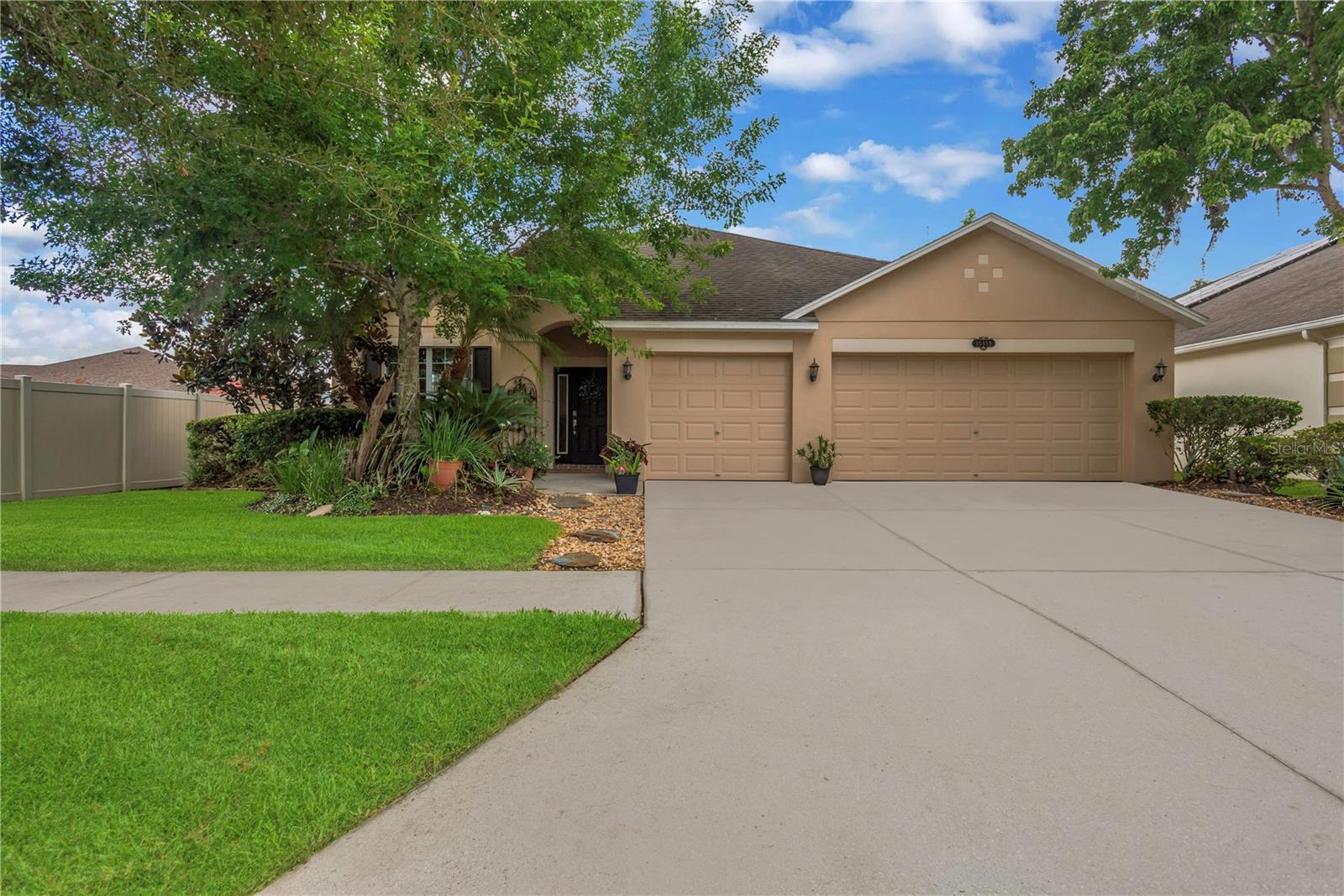 10859 Breaking Rocks Dr Property Photo 1
