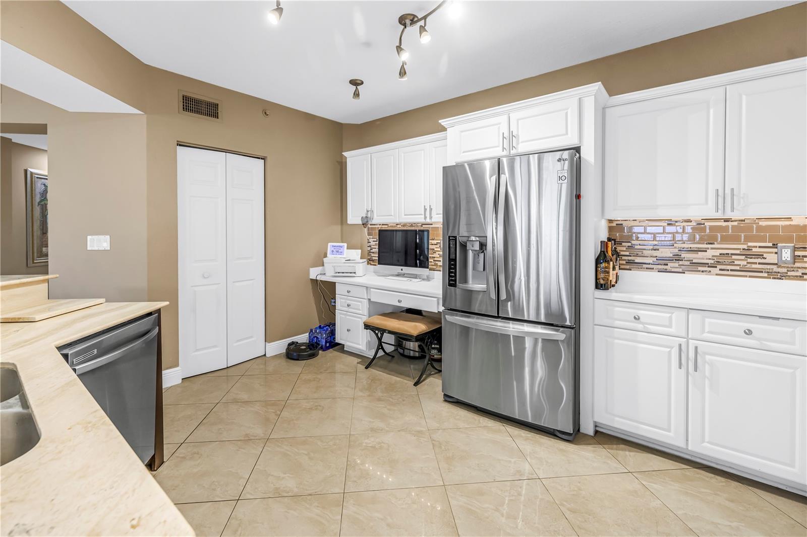 16750 Gulf Blvd #313 Property Photo 8