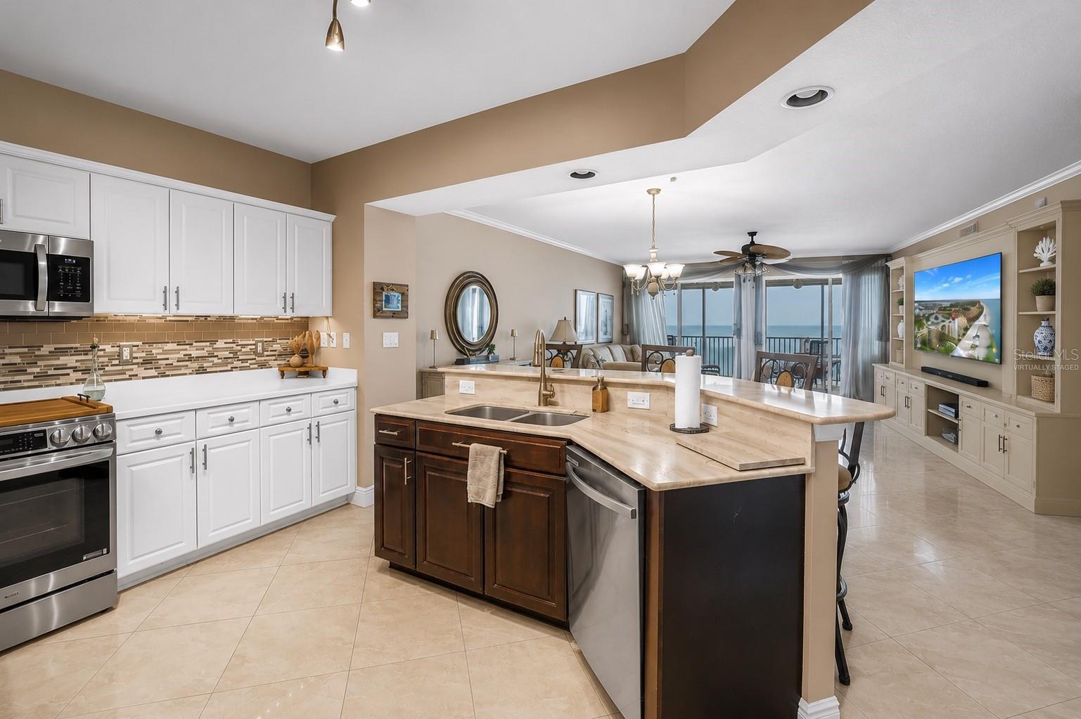 16750 Gulf Blvd #313 Property Photo 10