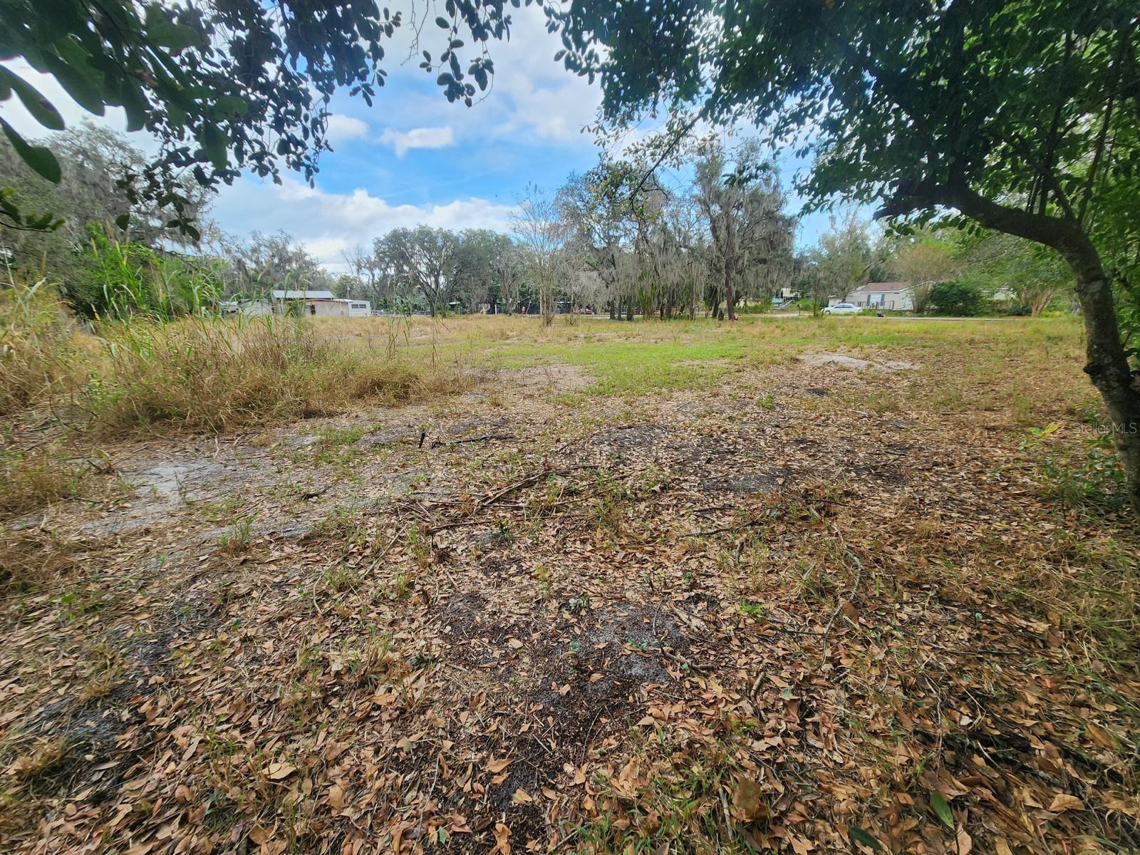 1409 Wilkinson Dr Property Photo 3