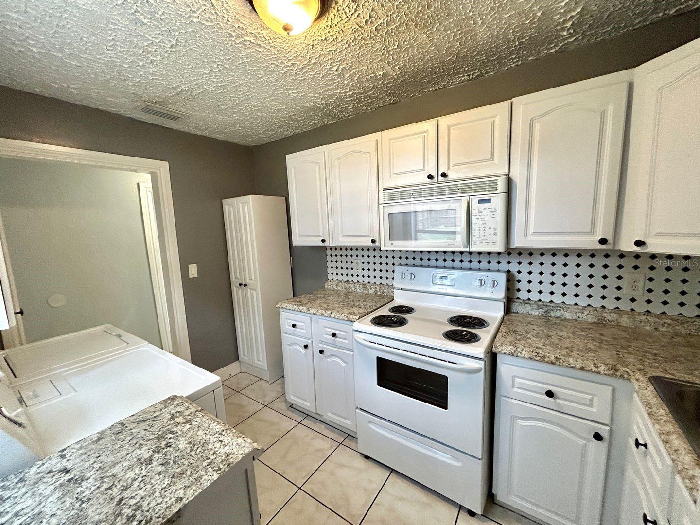 2308 E 15th Ave Property Photo 4