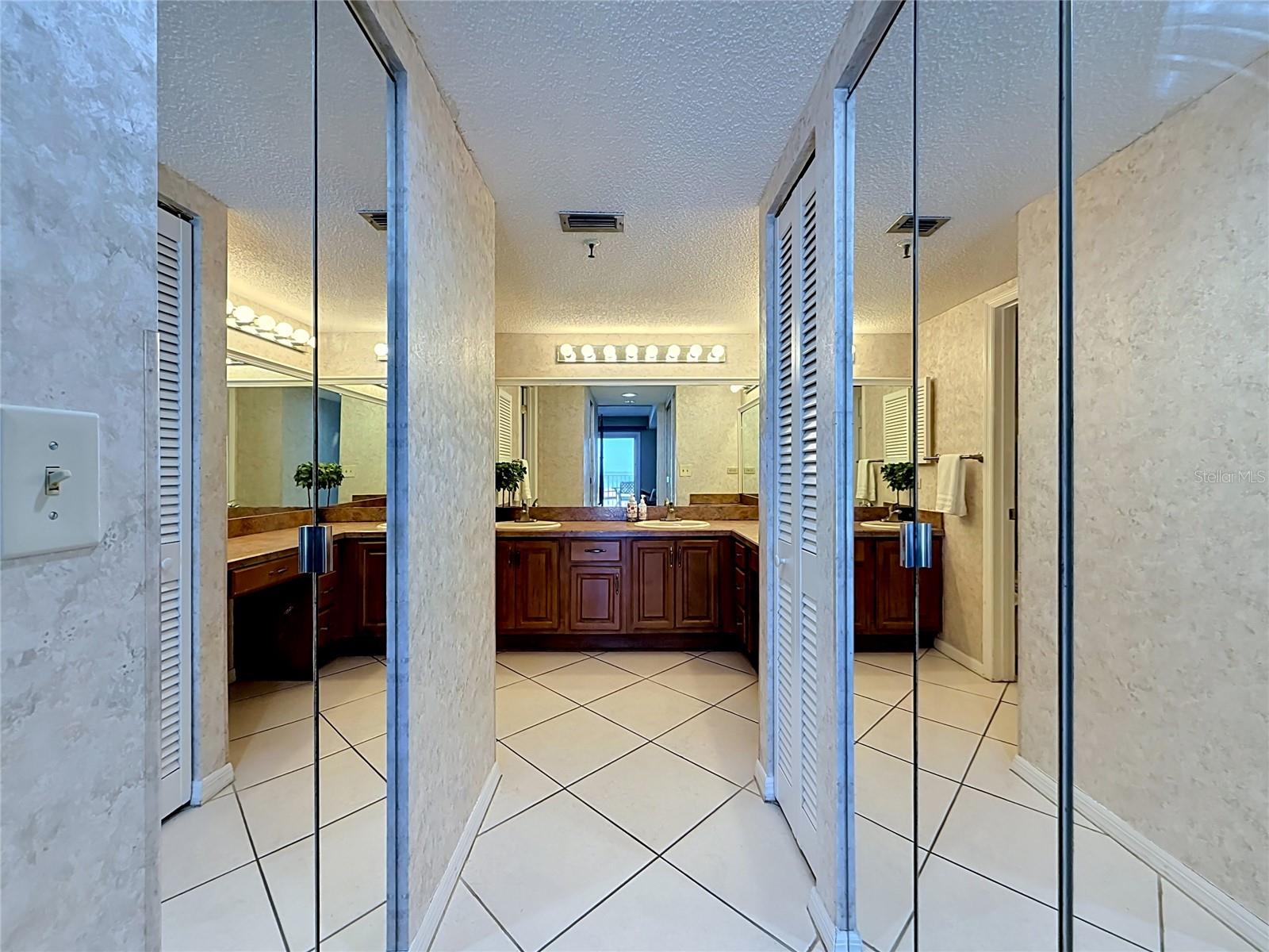 18400 Gulf Blvd #1108 Property Photo 17