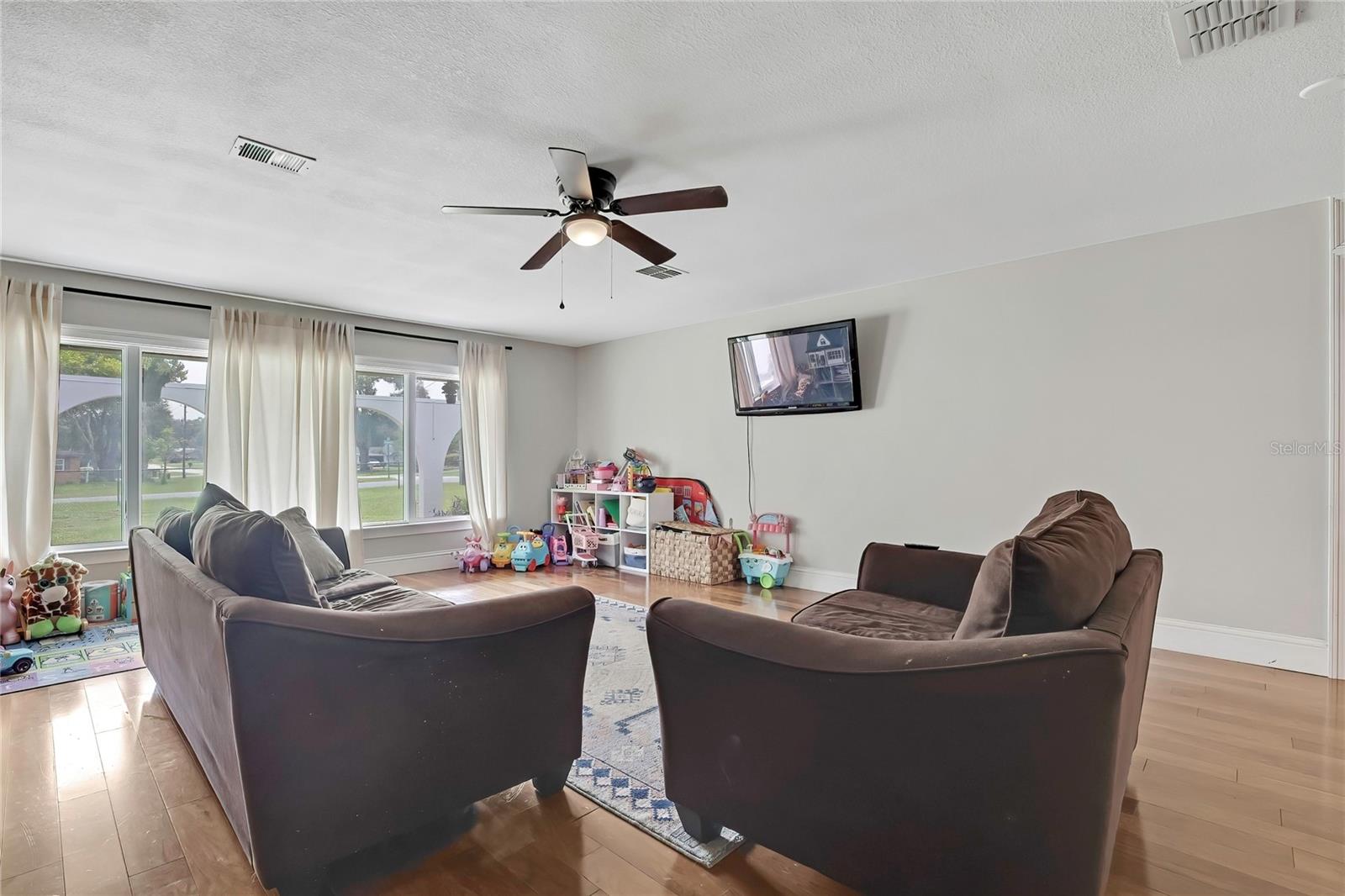 12305 Leanne Dr Property Photo 11