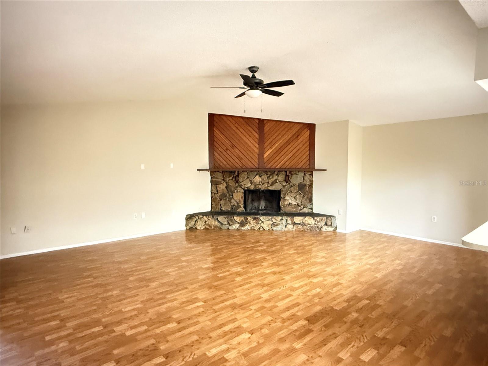 8825 Wabash Ln Property Photo 11
