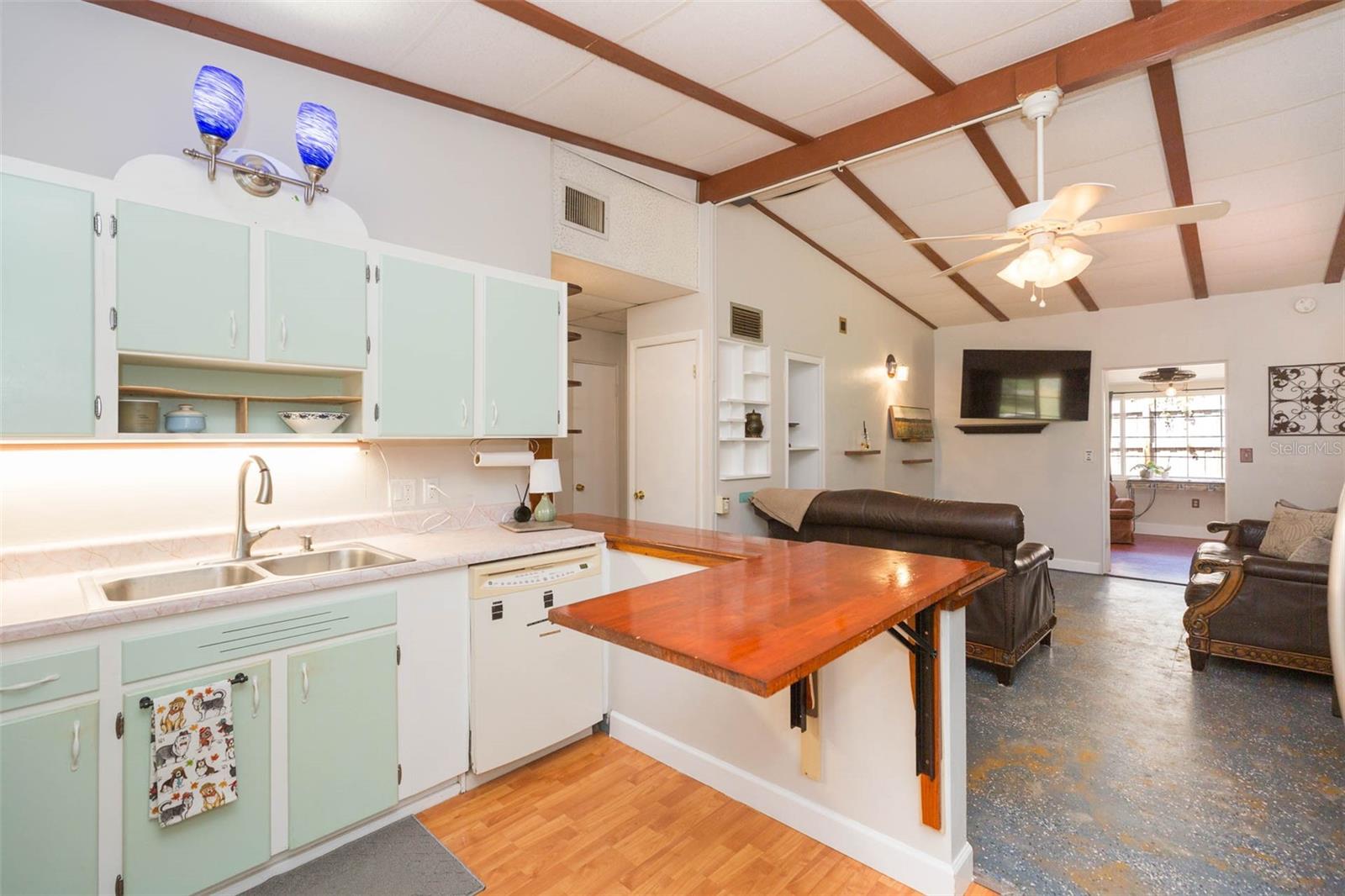 5431 Tower St Property Photo 16