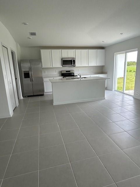 TB8514460 Property Photo 4