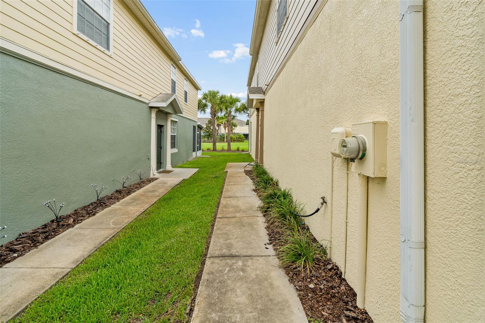 5017 White Sanderling Ct Property Photo 7
