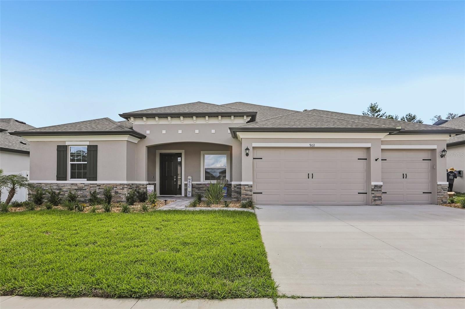902 TIERRA DR