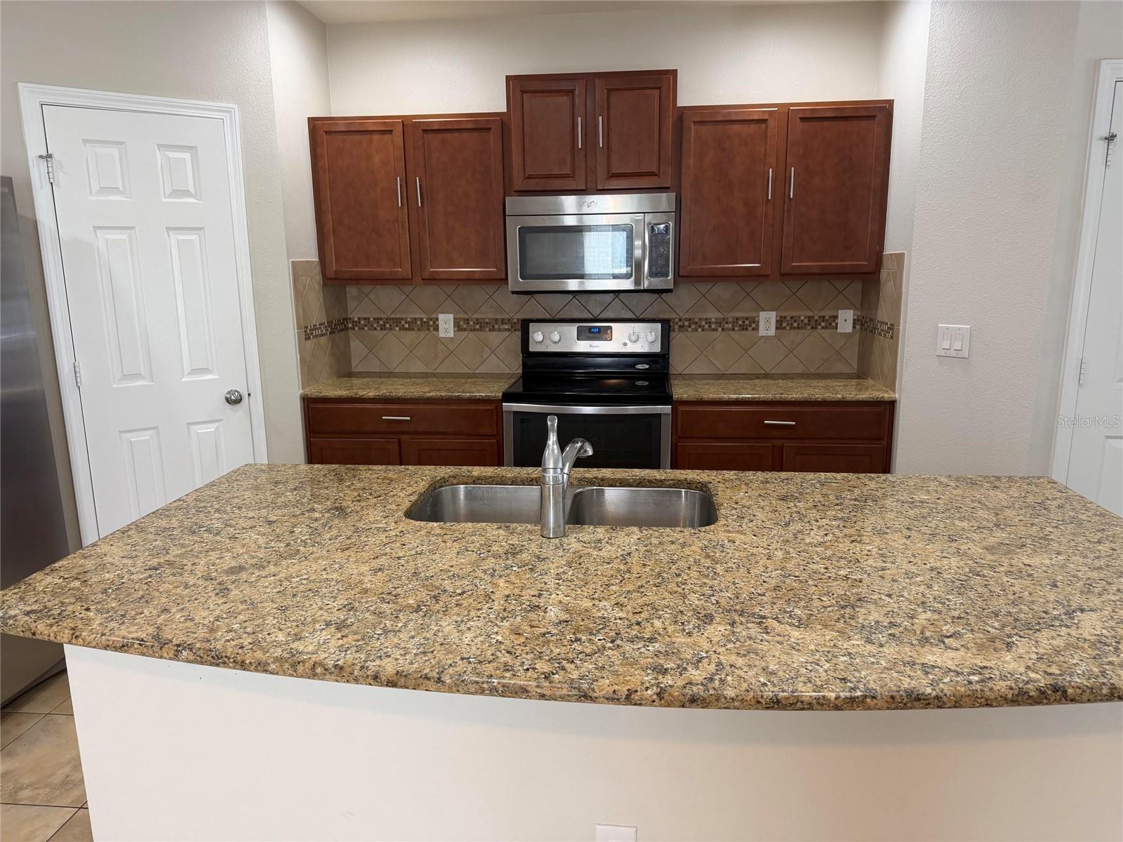 4723 Somerset Hill Ln Property Photo 3