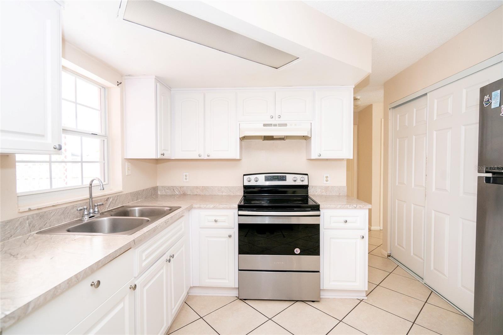 8033 Manvel Dr Property Photo 4