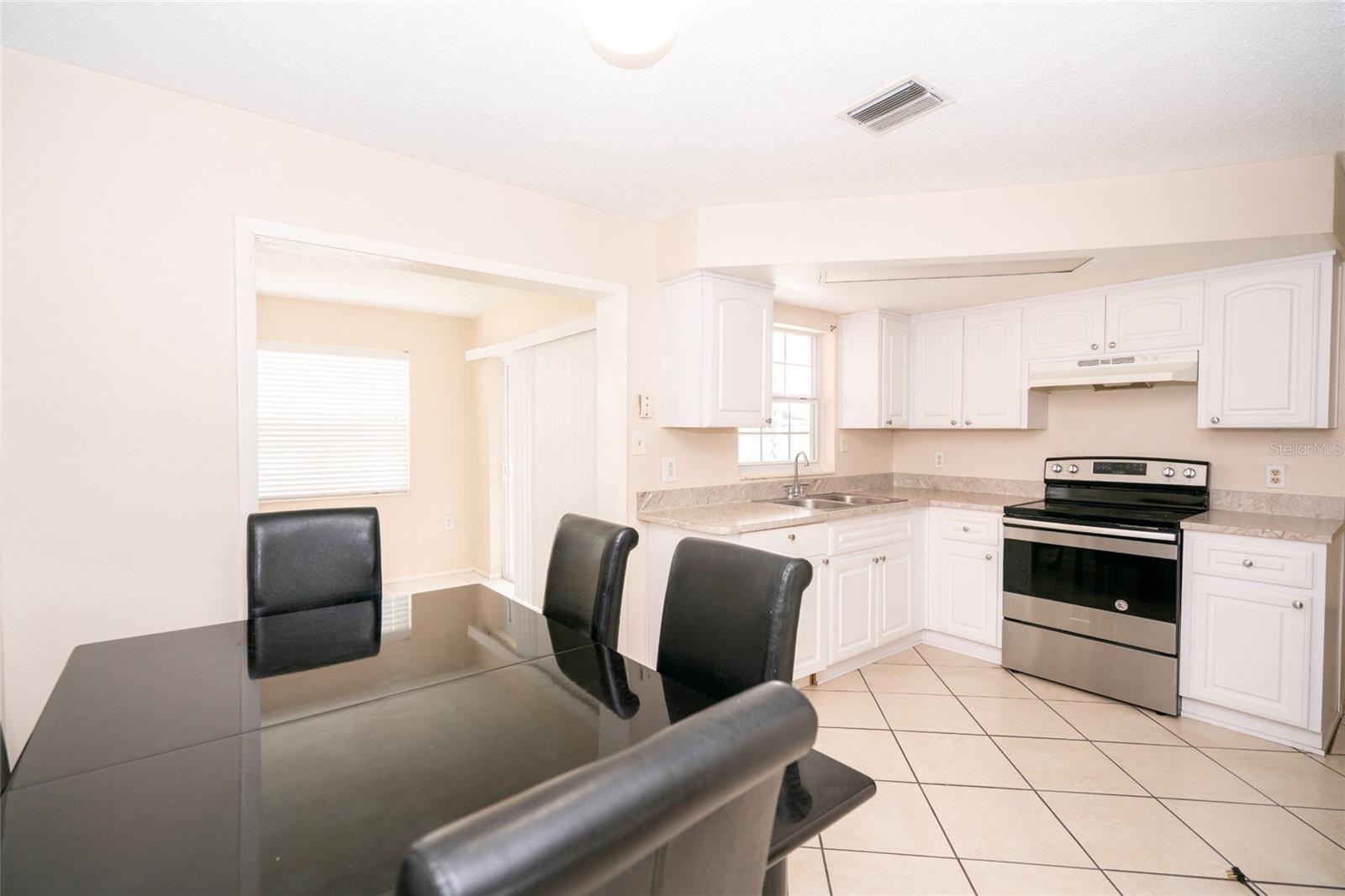 8033 Manvel Dr Property Photo 6