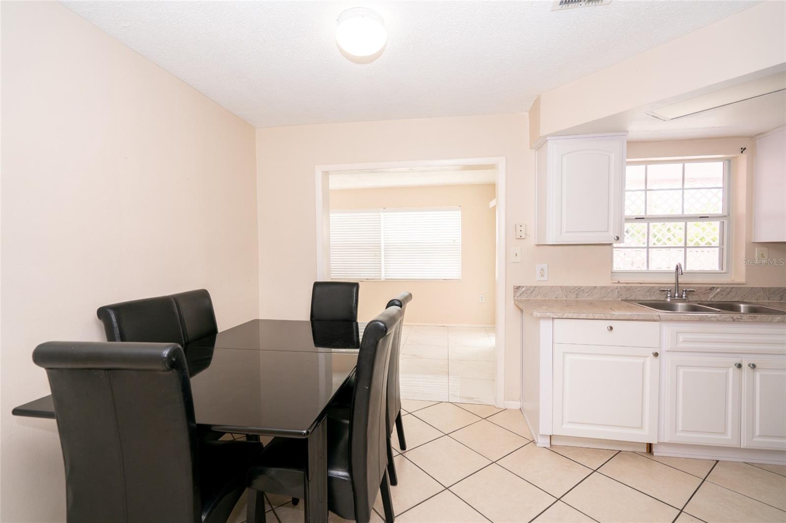 8033 Manvel Dr Property Photo 7