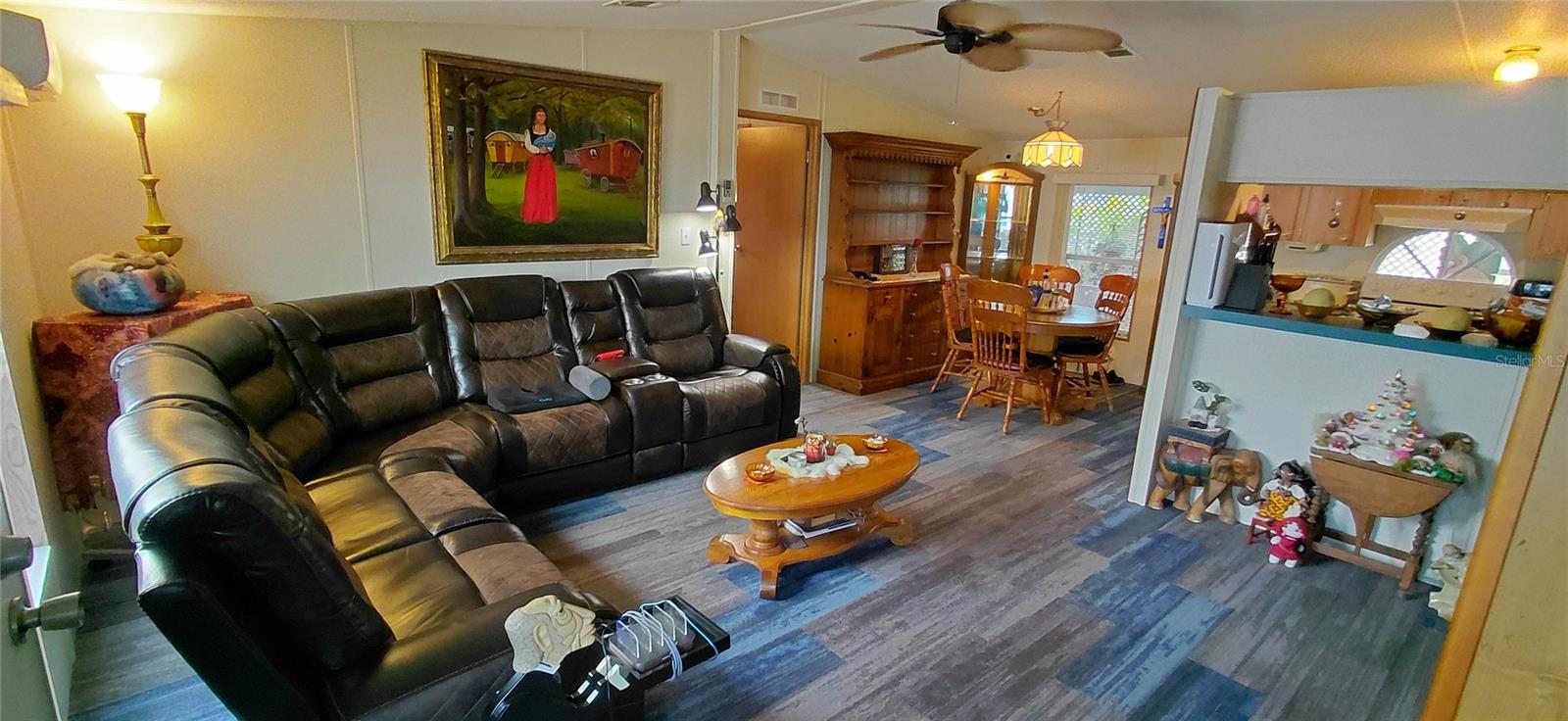 221 Heron Rd Property Photo 4
