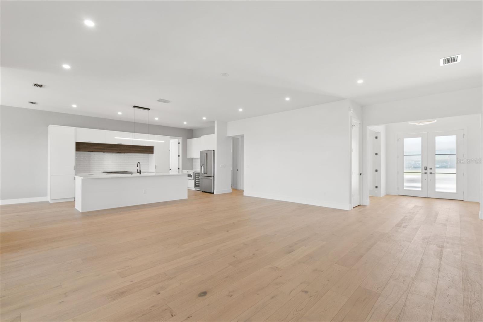 1810 4th St E Property Photo 5