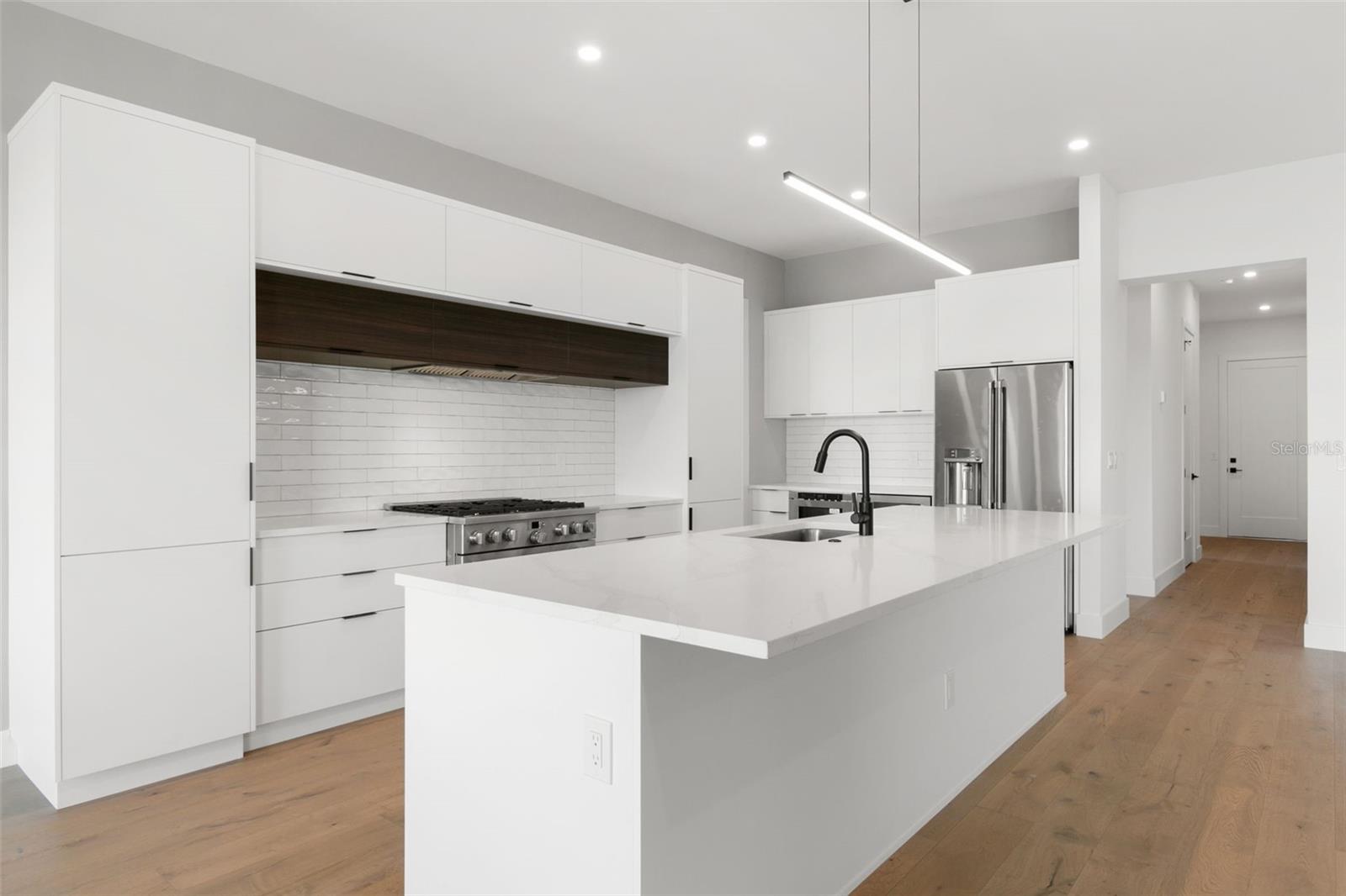 1810 4th St E Property Photo 10