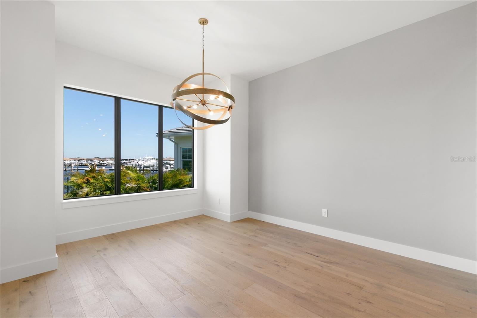 1810 4th St E Property Photo 13