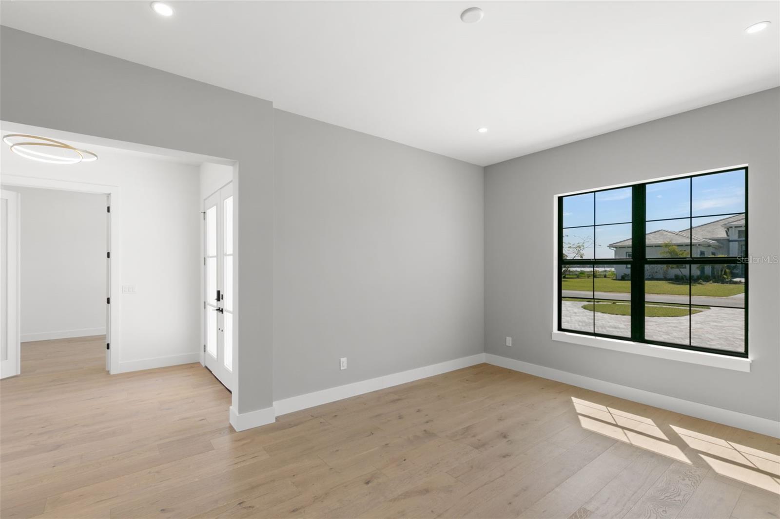 1810 4th St E Property Photo 16