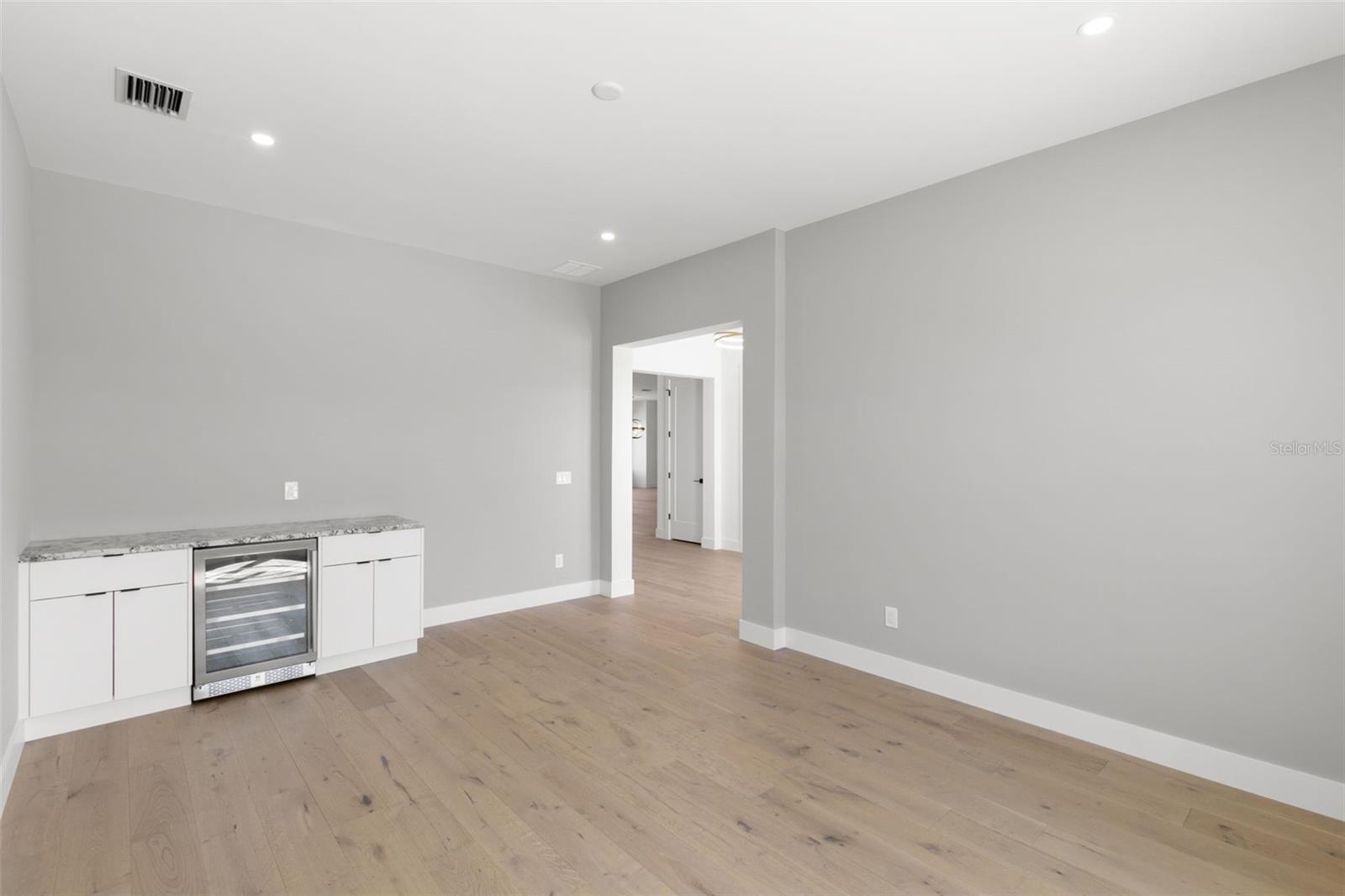 1810 4th St E Property Photo 17