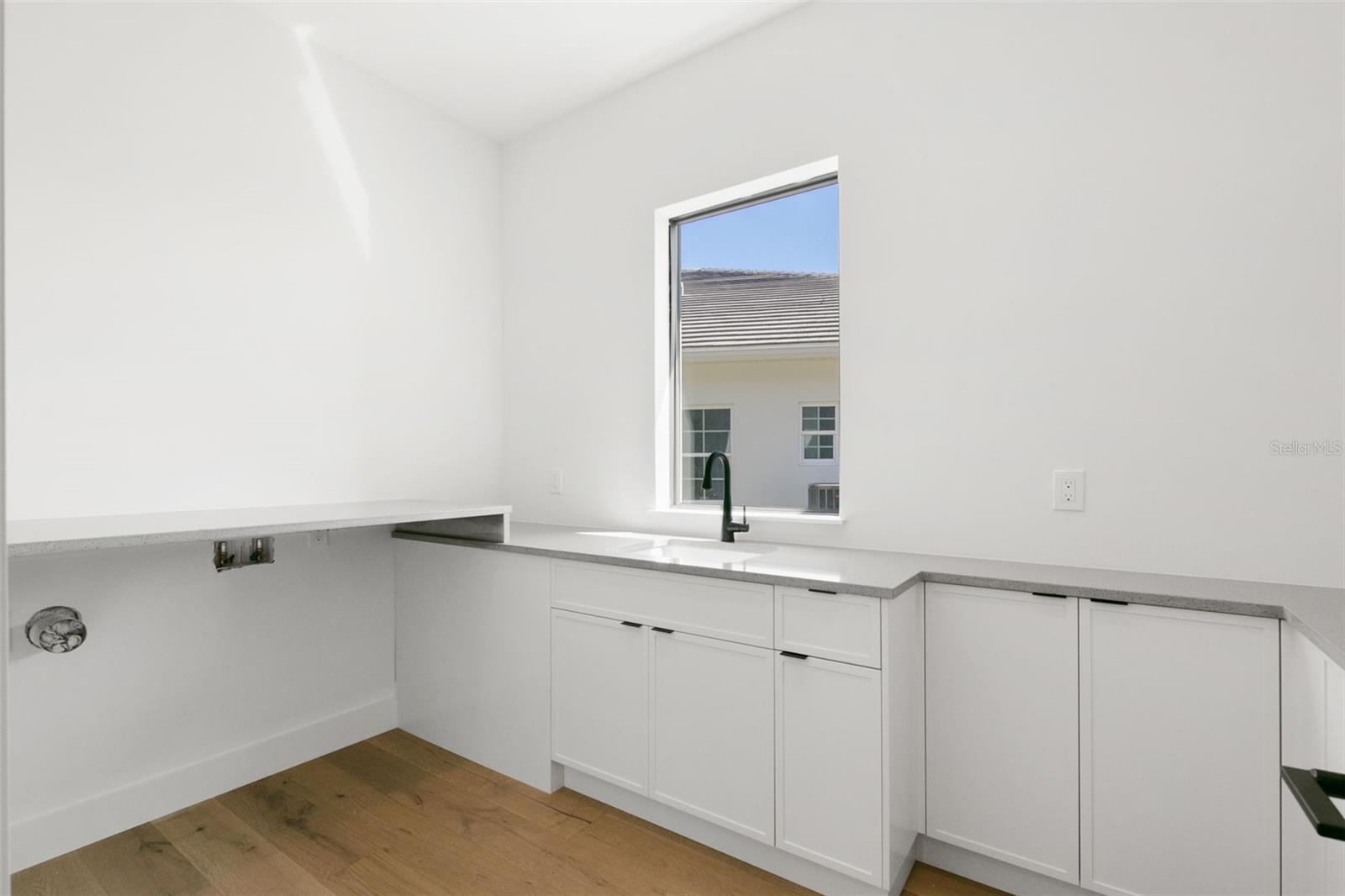 1810 4th St E Property Photo 35