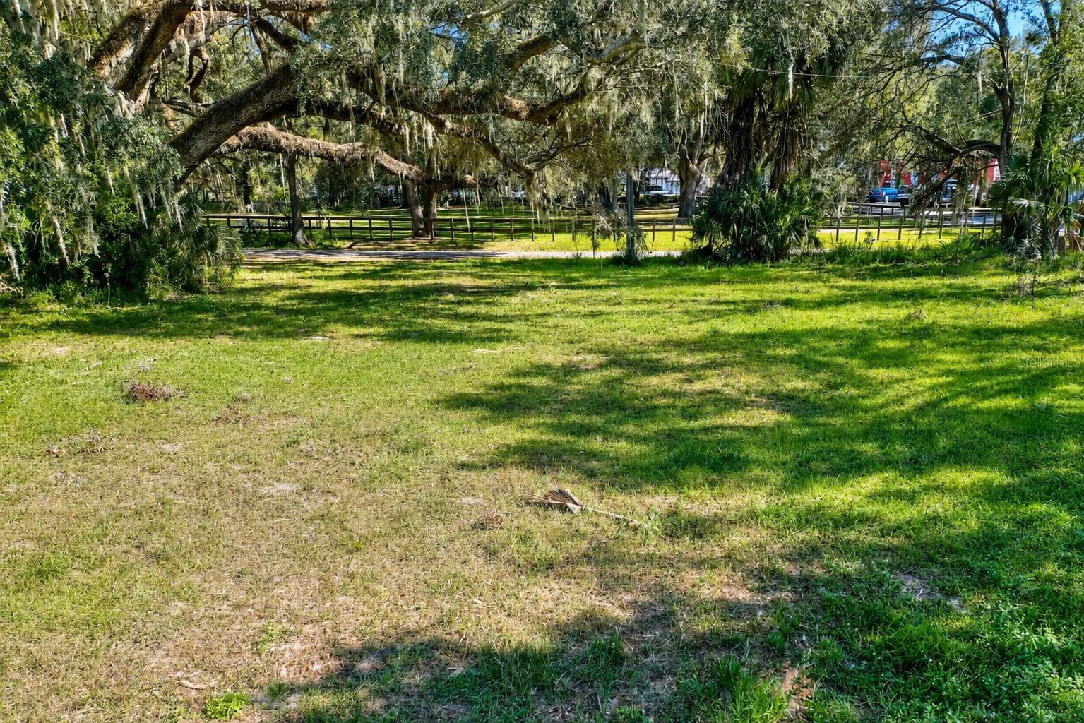 1214 W Brandon Blvd Property Photo 6