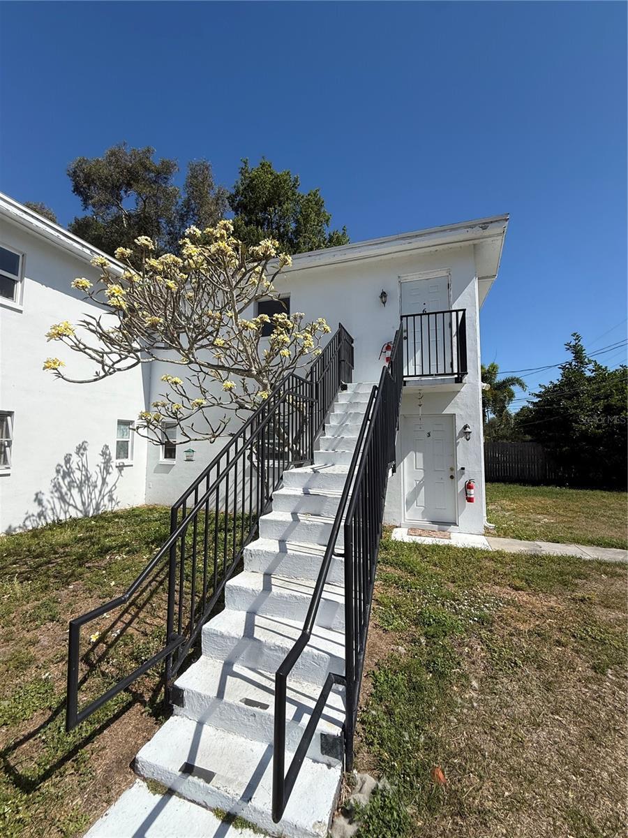 698 Union St Property Photo 2