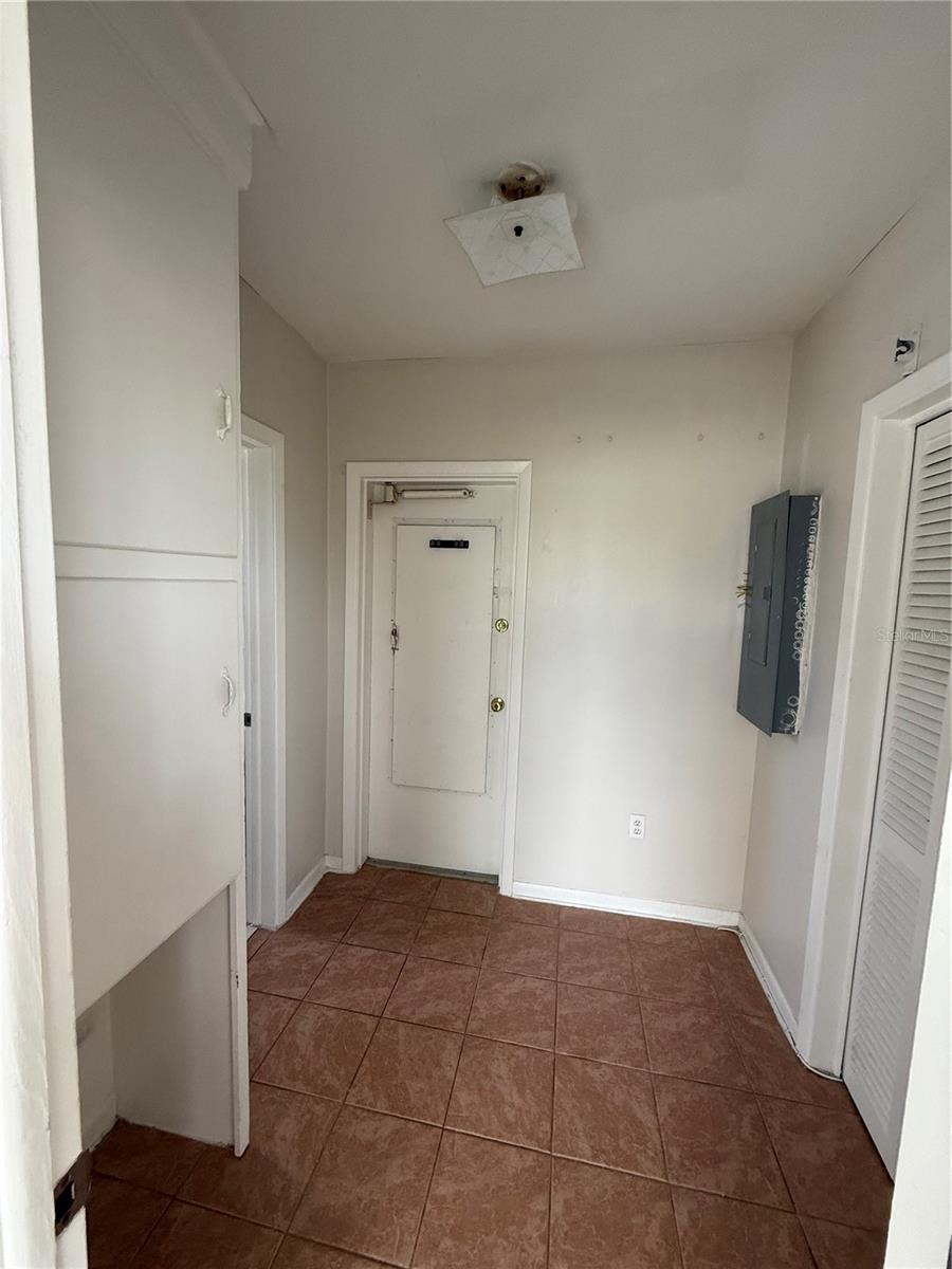 698 Union St Property Photo 5