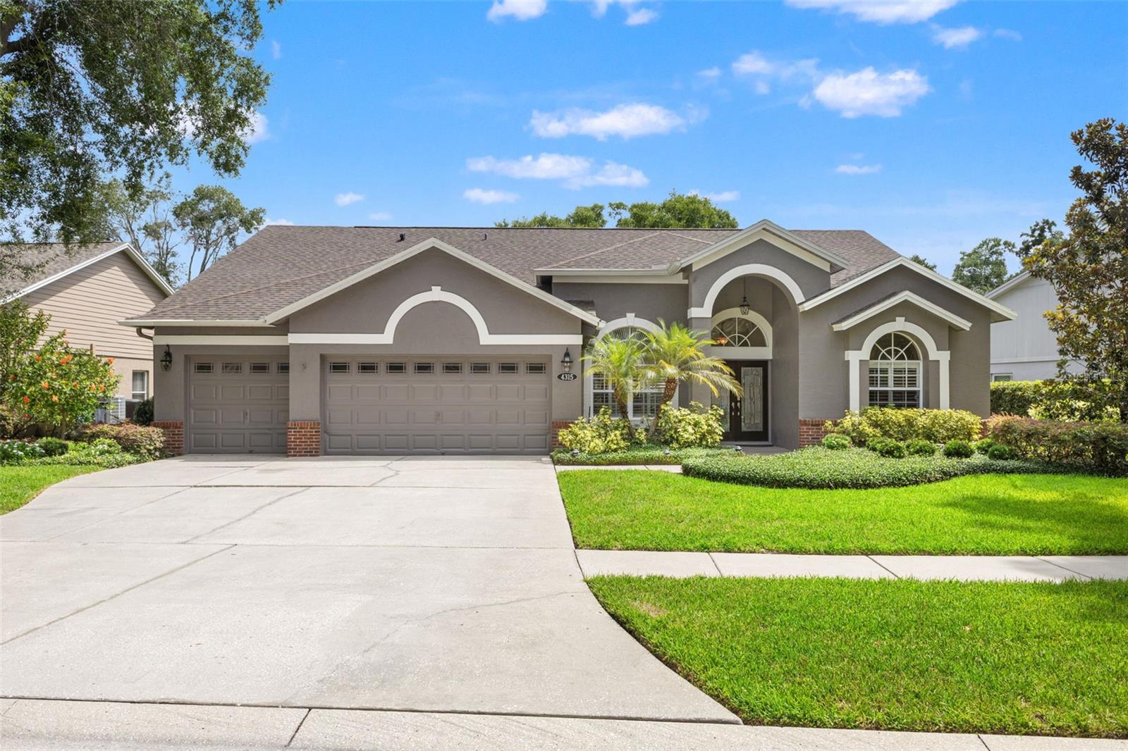 4315 Round Lake Ct Property Photo 1
