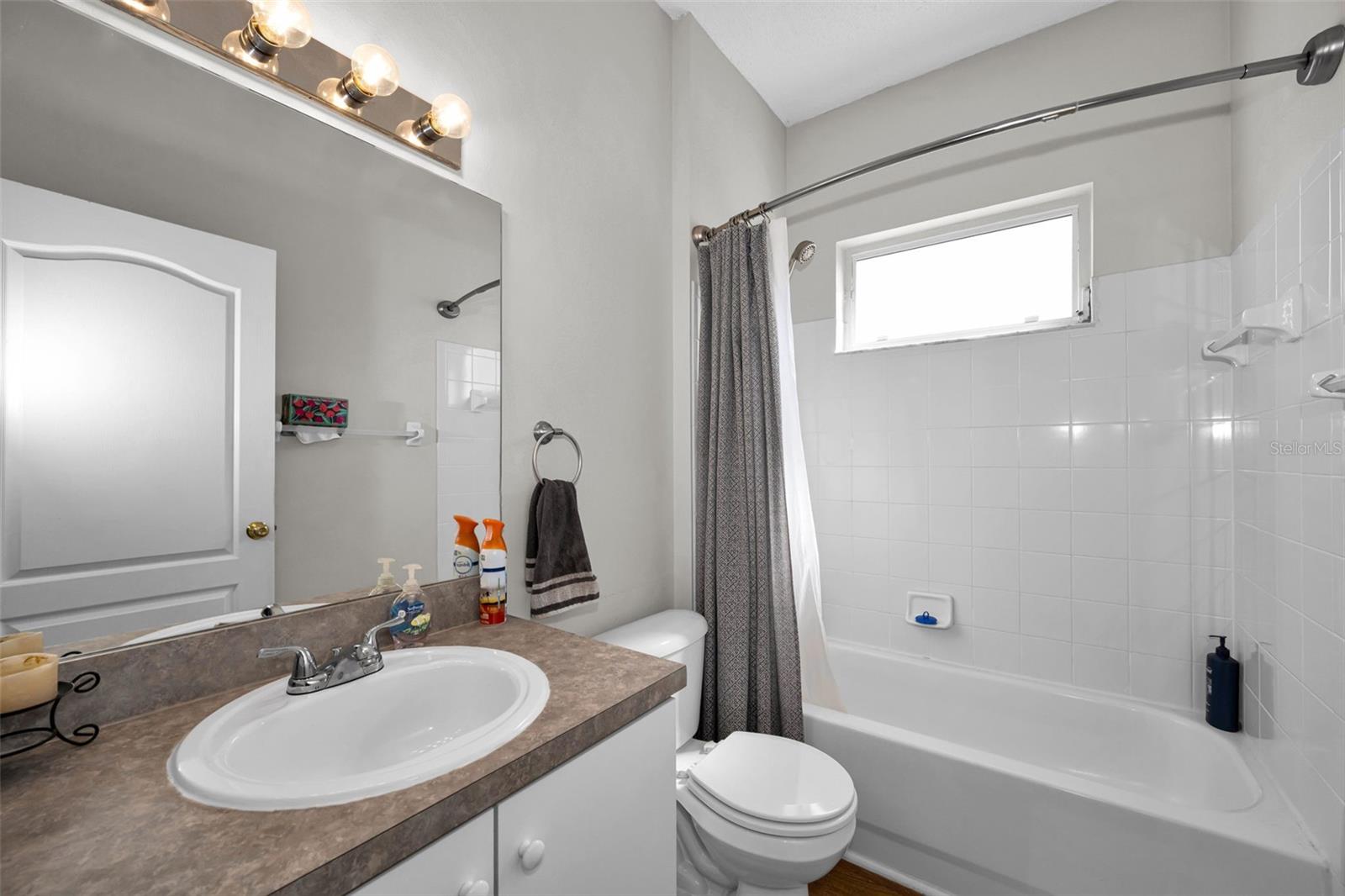1821 Alvara Pl Property Photo 32