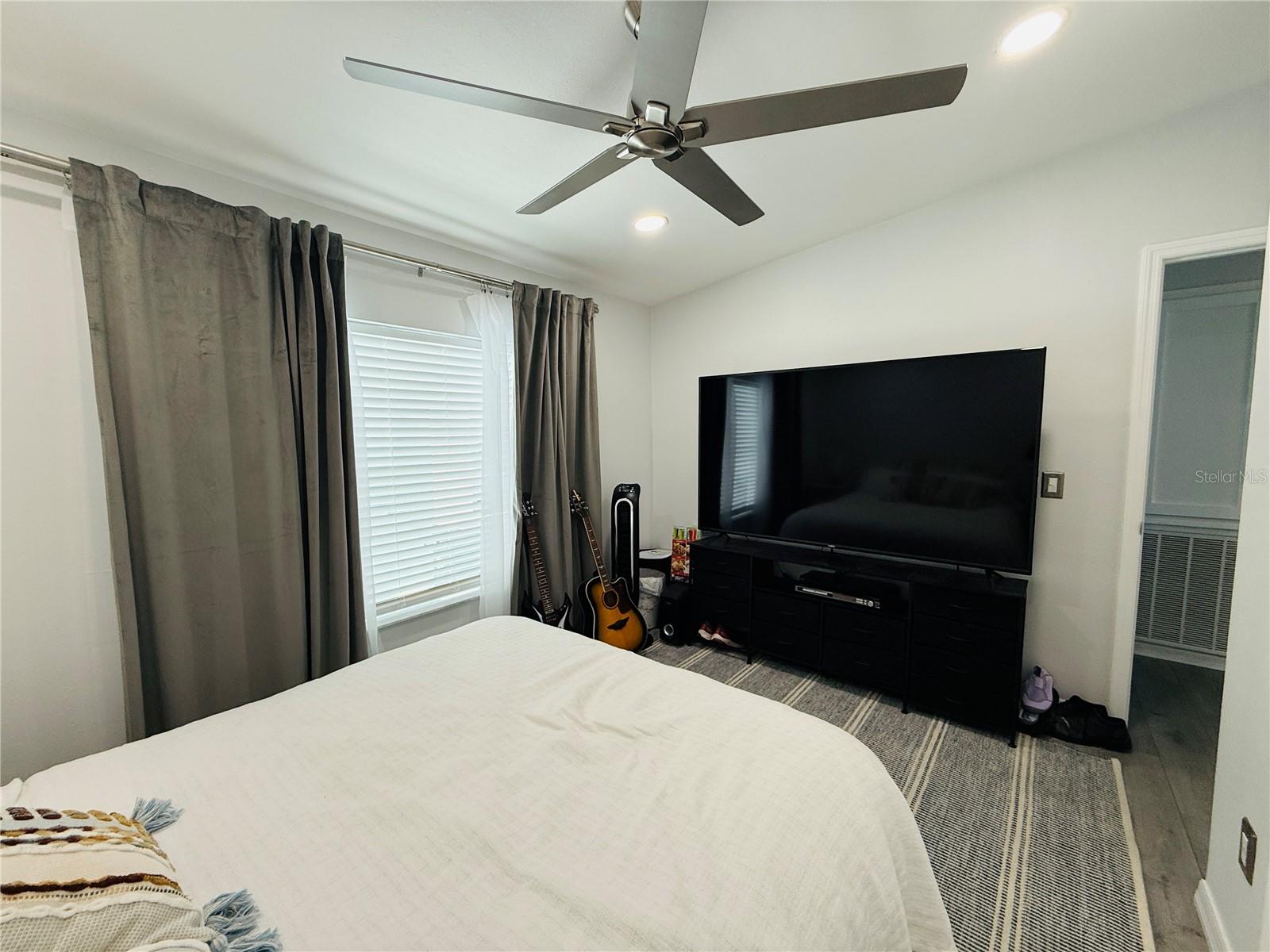 4851 W Gandy Blvd #5c Property Photo 4