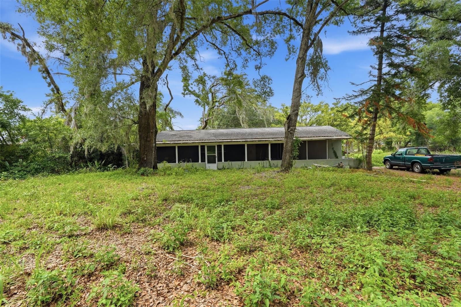 832 S Parsons Ave Property Photo 3