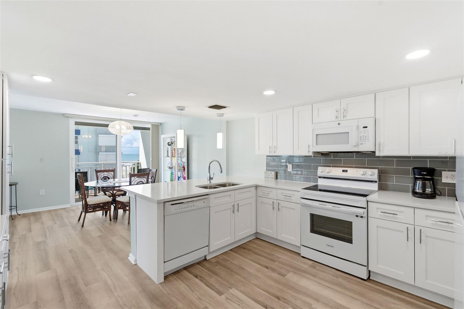 17408 Gulf Blvd #403 Property Photo 3