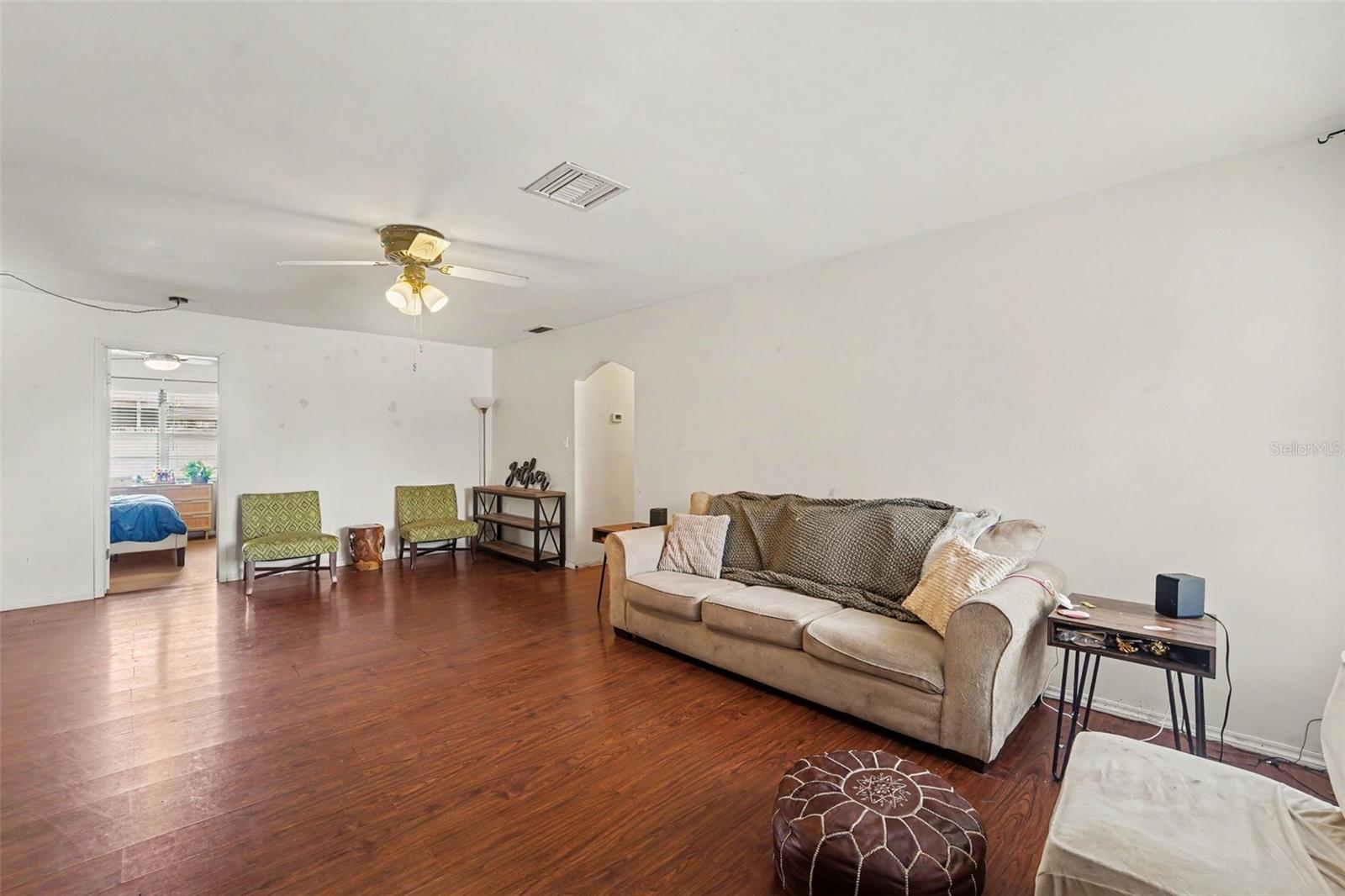 1215 Persimmon Dr Property Photo 6